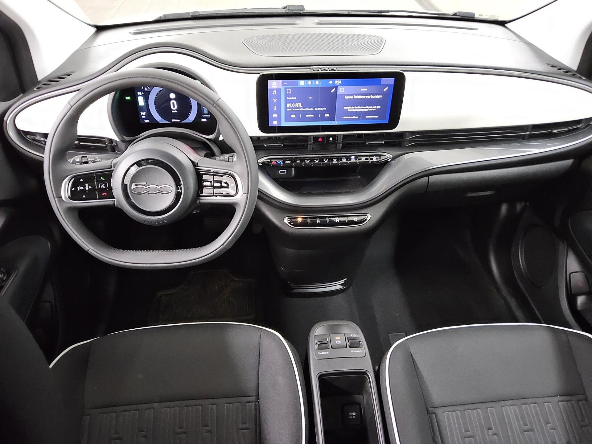 Fiat 500e Base Digitales Cockpit Tempomat DAB+ 5