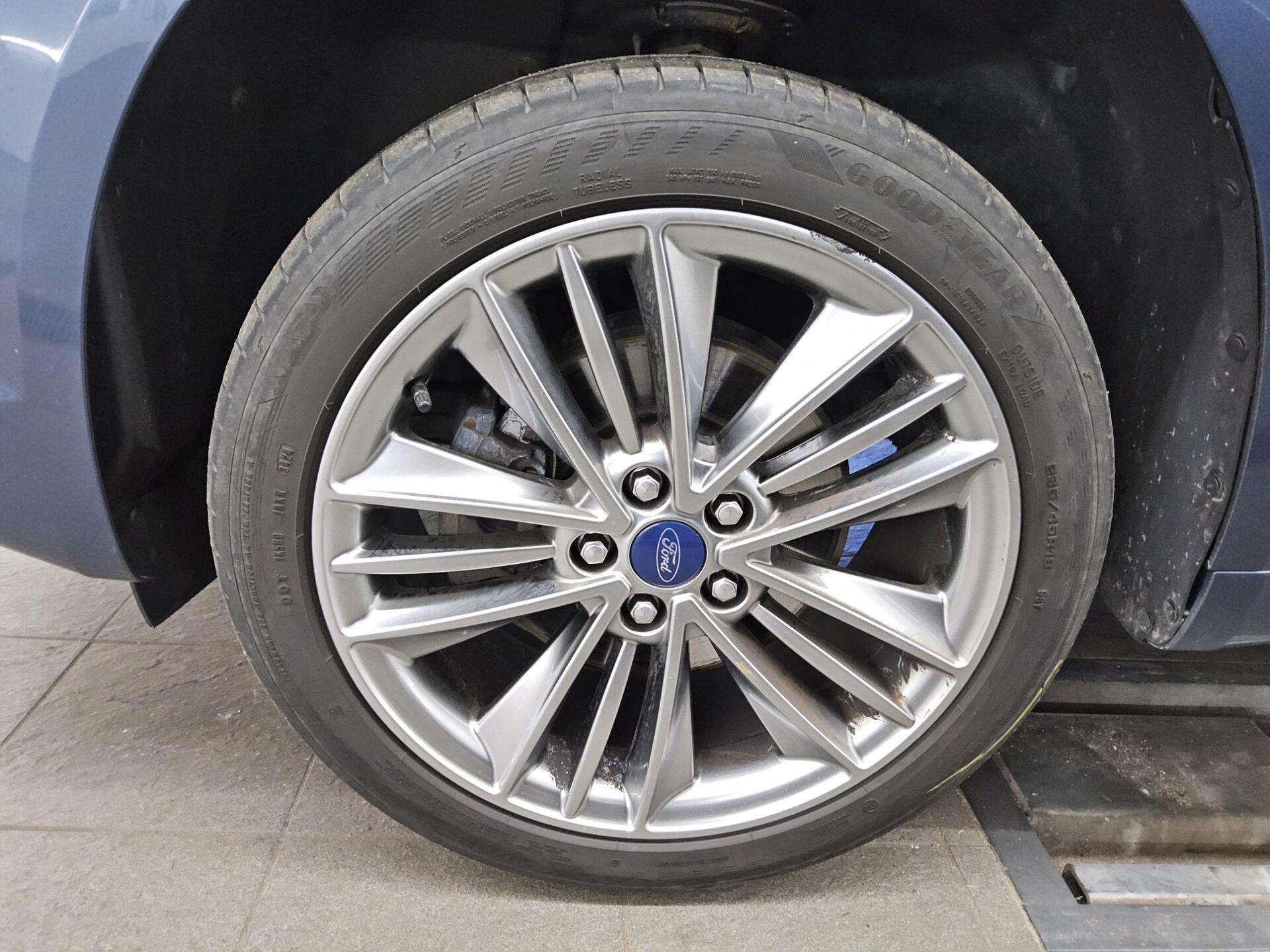 Ford Mondeo 2.0 EB Vignale Navi Sound Leder StHzg RfK 10