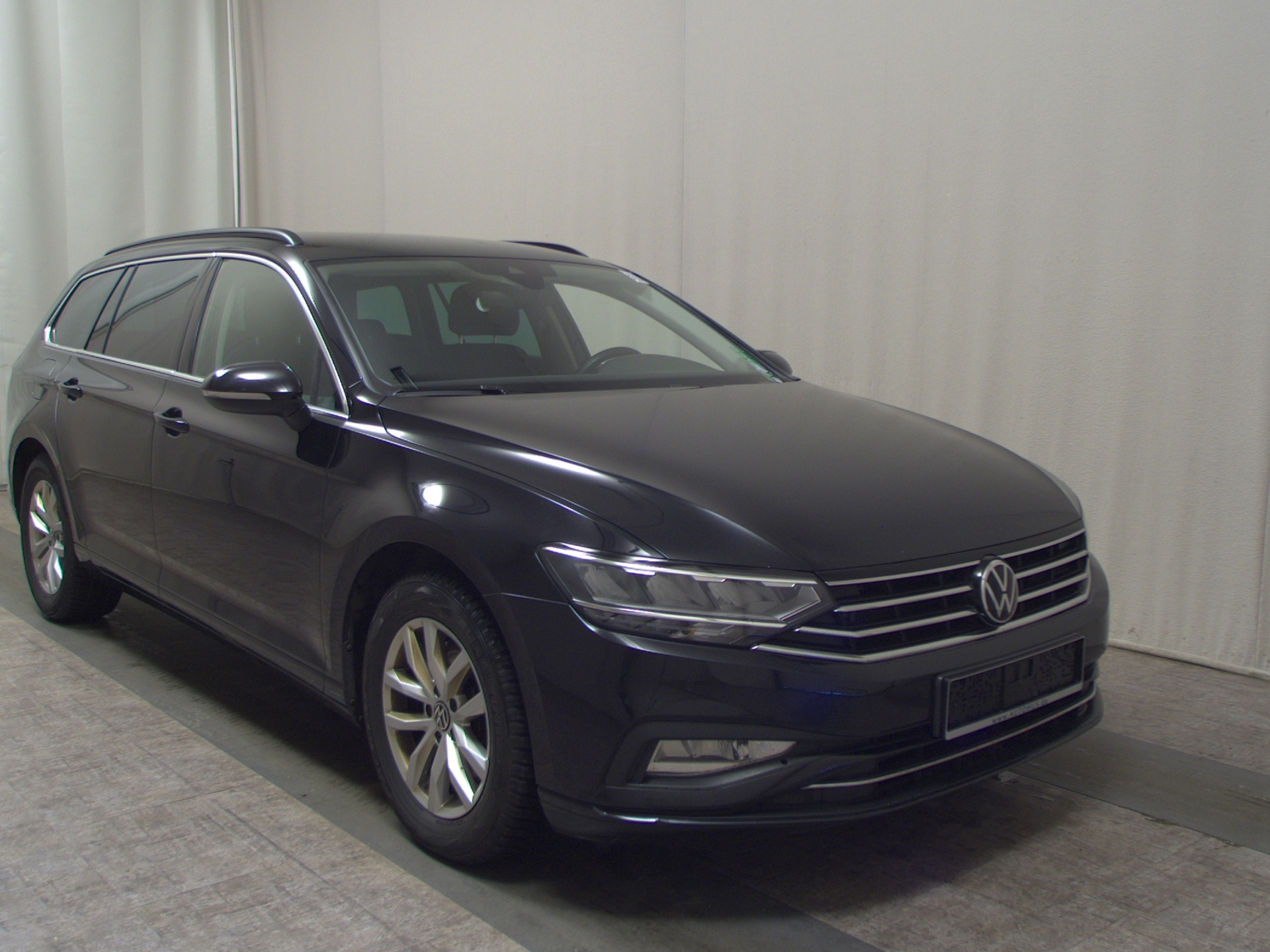 Volkswagen Passat Var. 2.0 TDI Business Nav LED ACC Massage 3