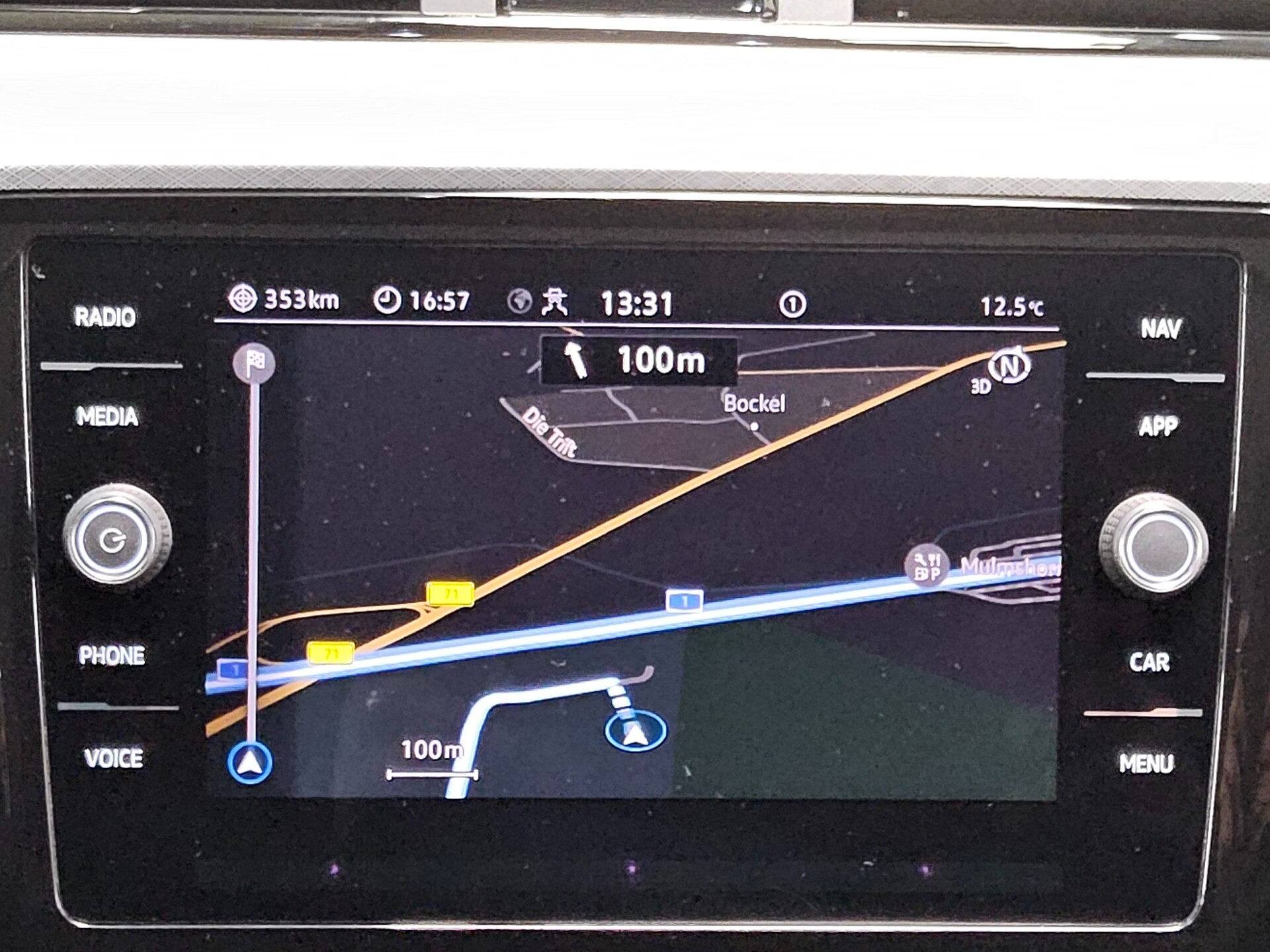 Volkswagen Passat Var. 2.0 TDI Business Nav LED ACC Massage 7