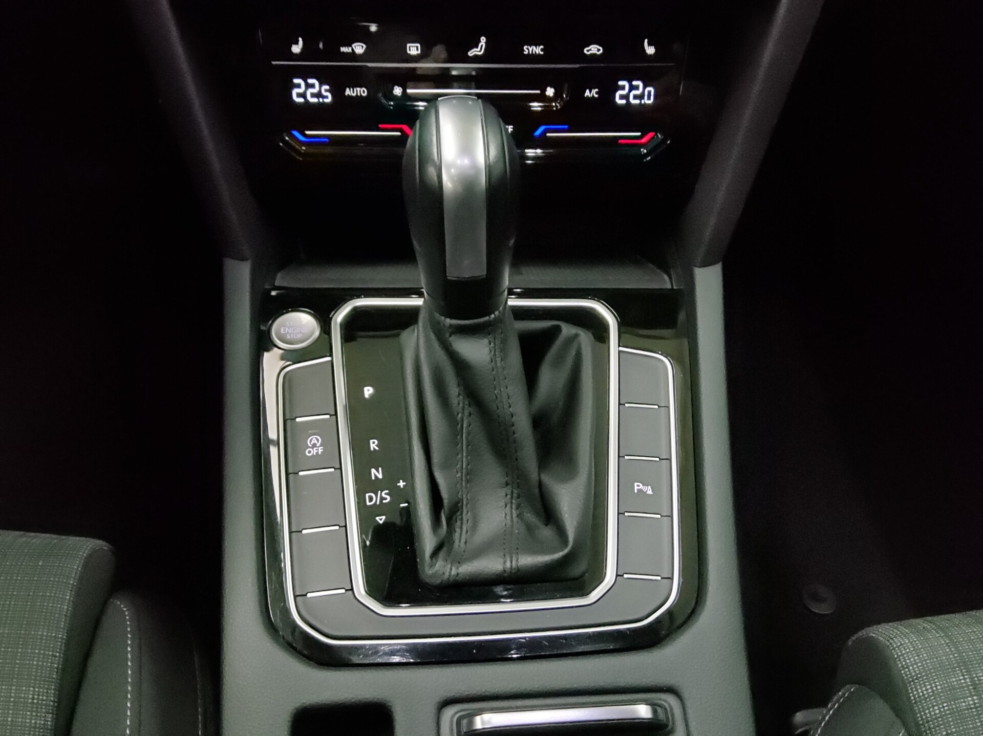 Volkswagen Passat Var. 2.0 TDI Business Navi LED Pano RfK 6