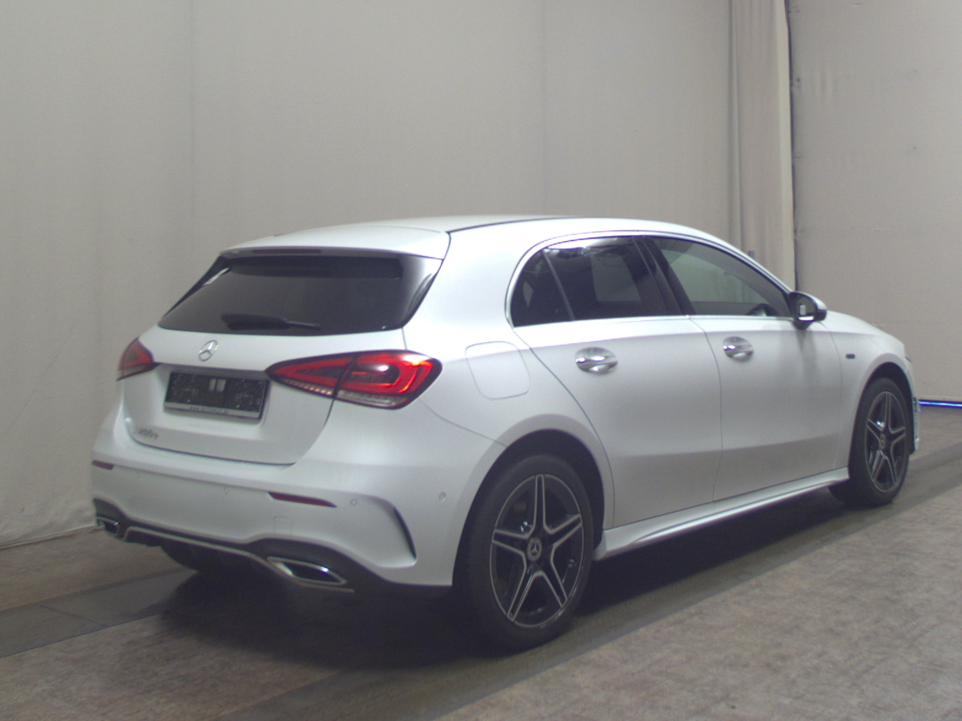 Mercedes-Benz A 250 e AMG-Line Navi MB-LED HuD Shz Distronic+ 4