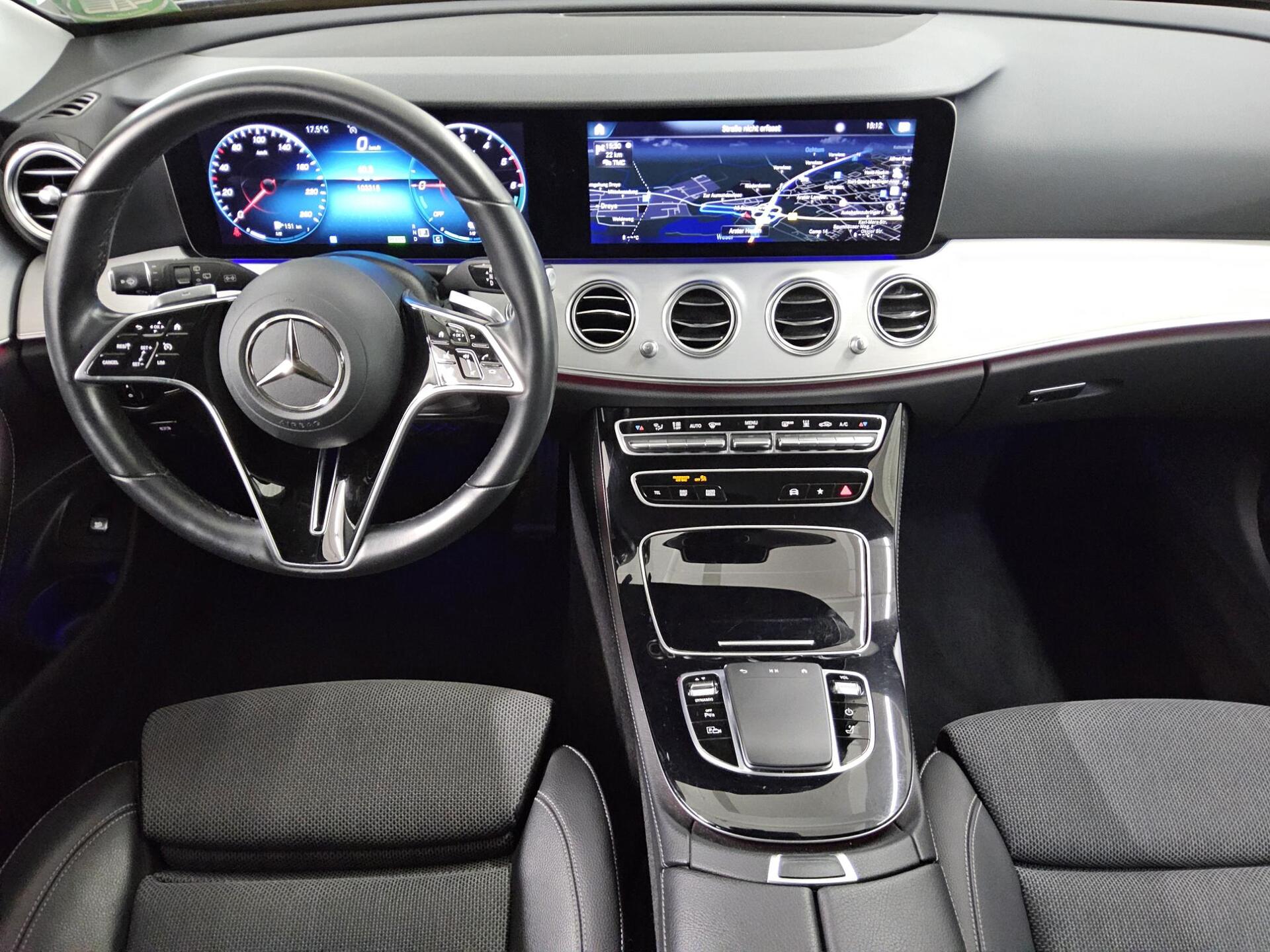 Mercedes-Benz E 300 T de Avantgarde T-Leder Navi LED MBUX 5