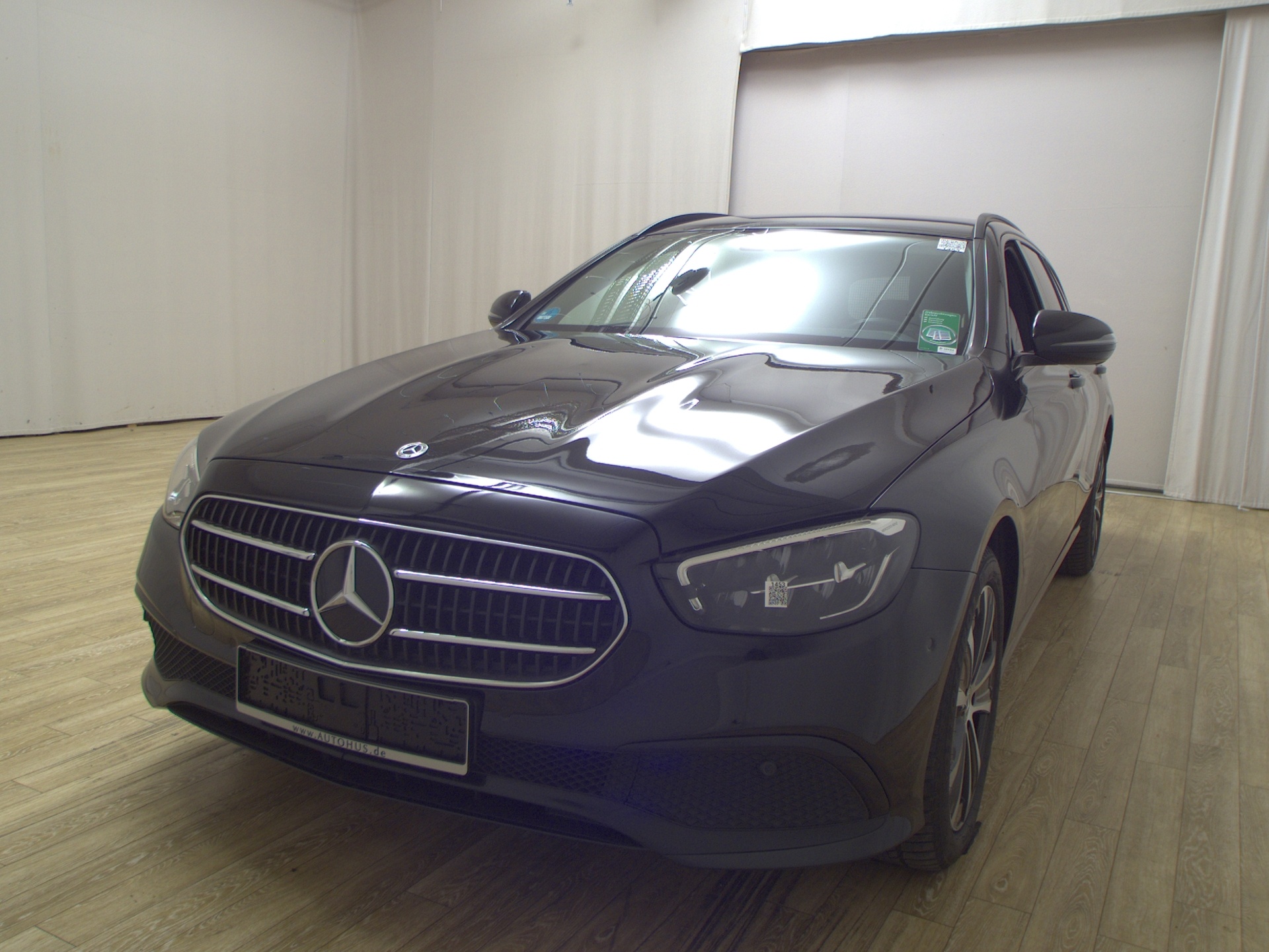 Mercedes-Benz E 300 T de Avantgarde T-Leder Navi LED MBUX 2