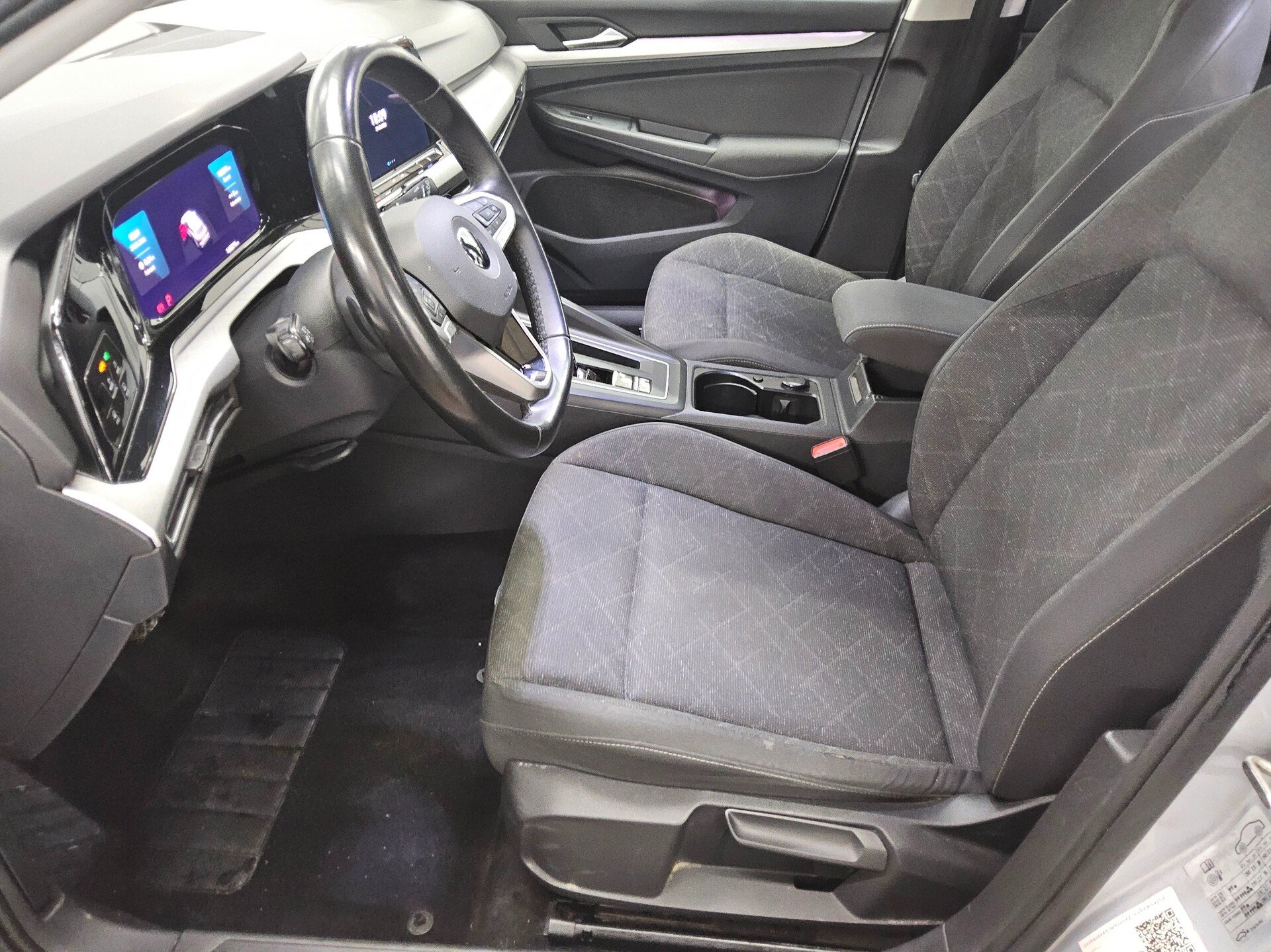 Volkswagen Golf-8 Var. 2.0 TDI Life Navi LED DC AHK ACC PDC 9