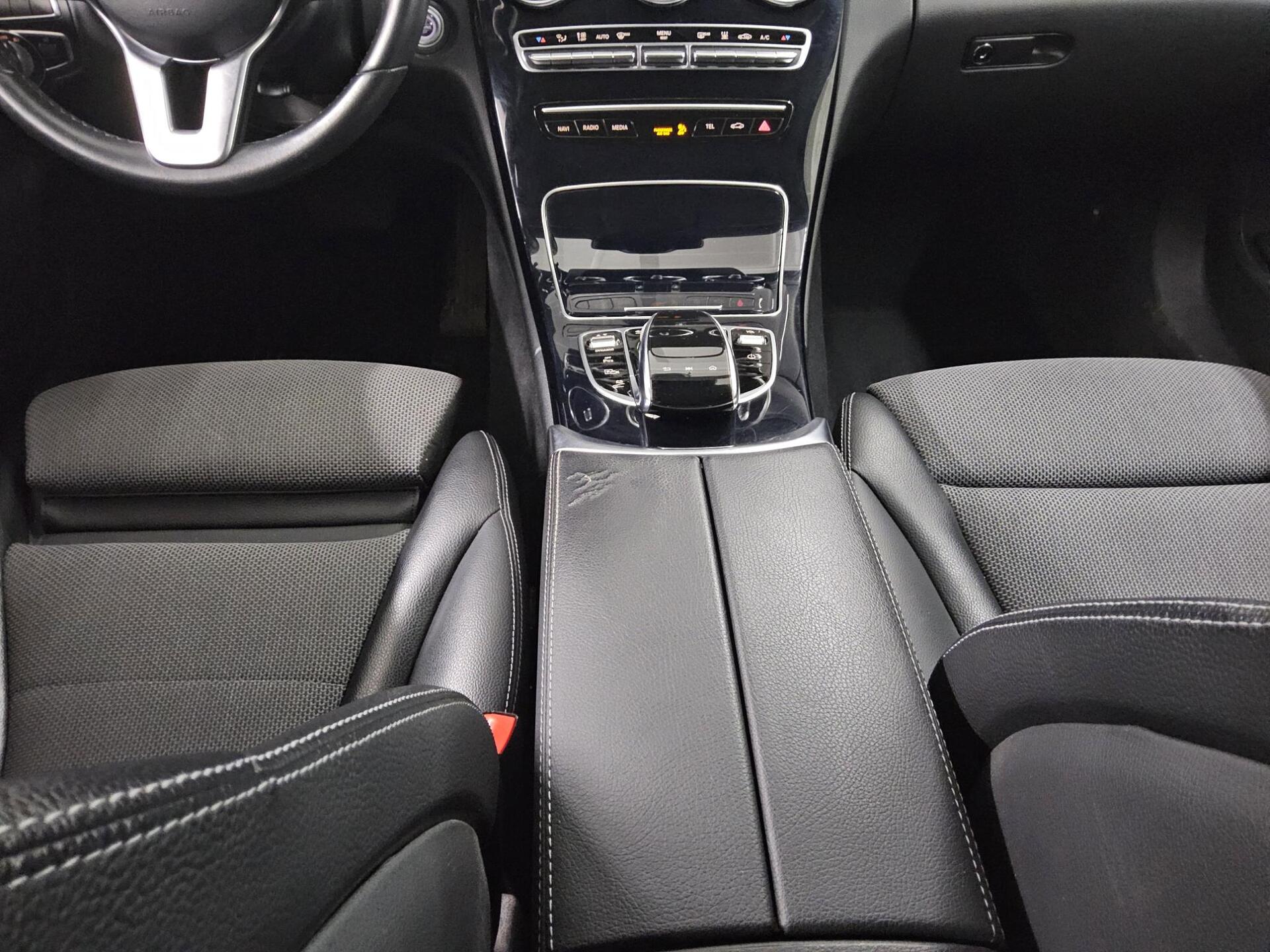 Mercedes-Benz C 300 T de Avantgarde Navi LED RFK AHK Distr.+ 6