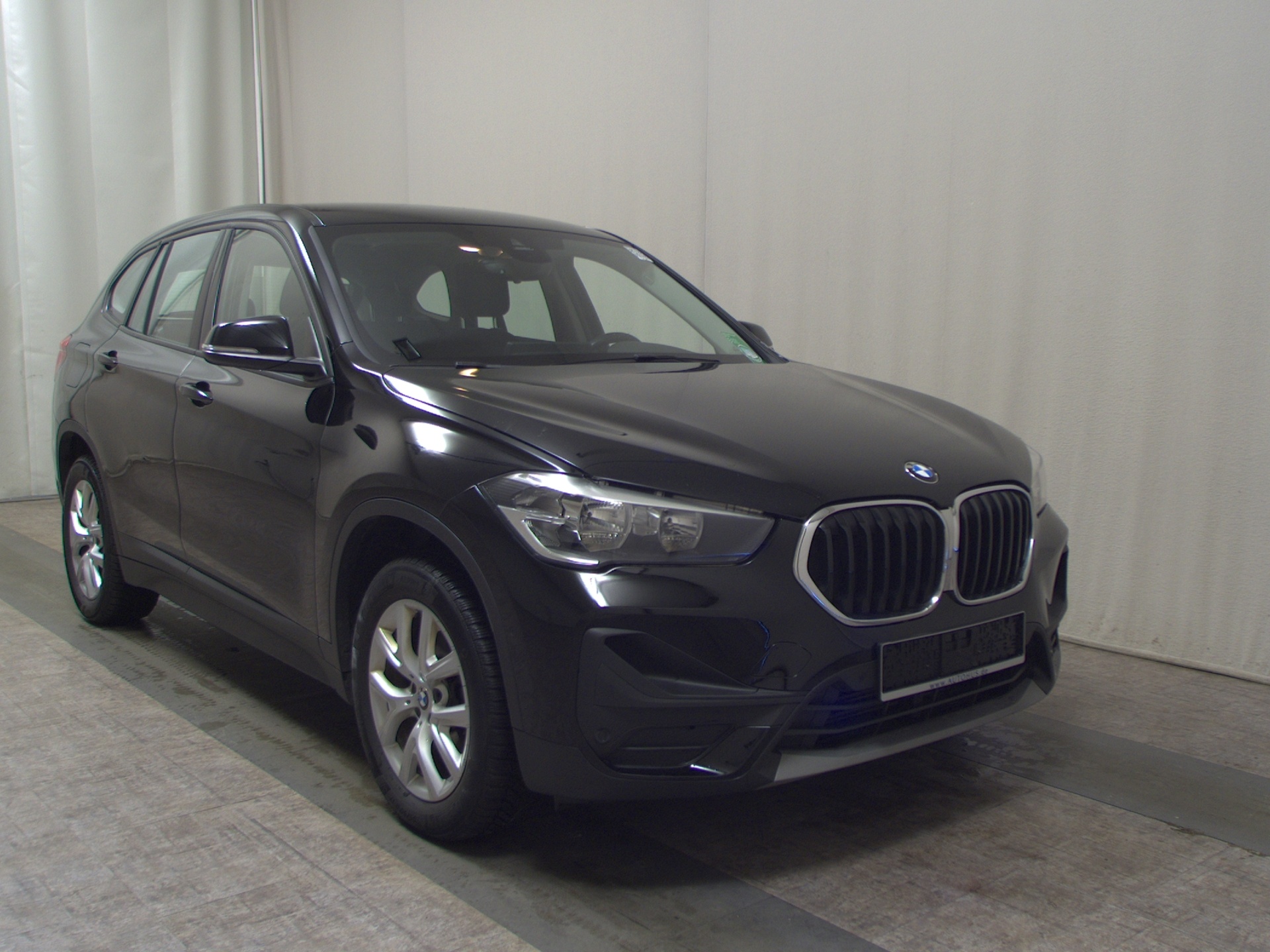 BMW X1 sDrive18d Advantage Navi HuD AHK RfK PDC Shz 3