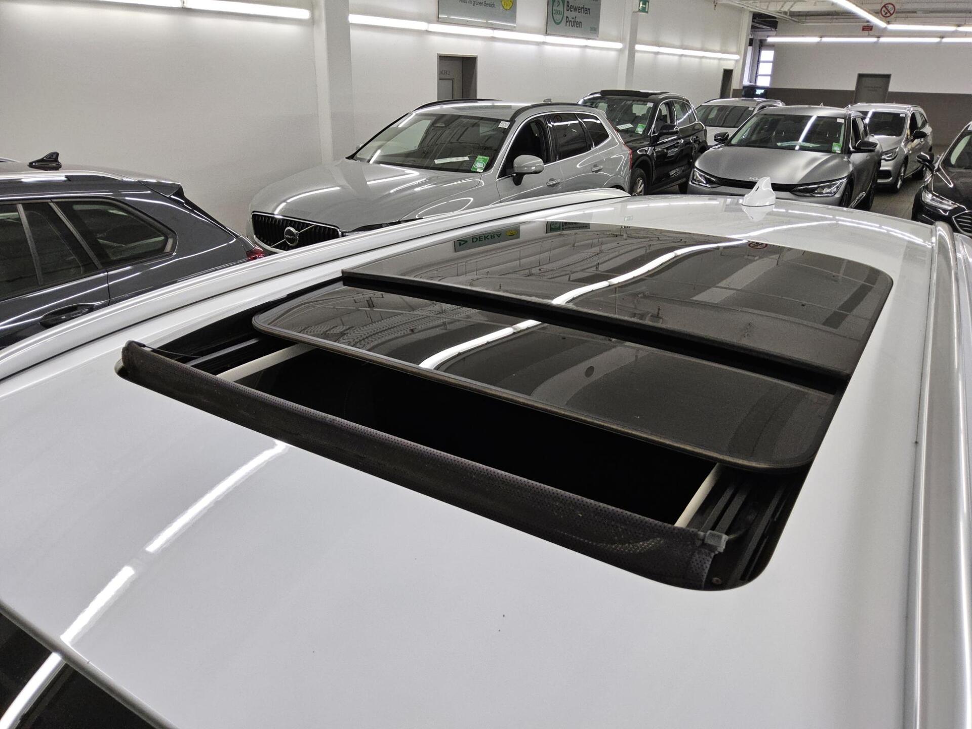 Ford Mondeo Turnier 2.0 EB Titanium Navi LED Pano RfK 11