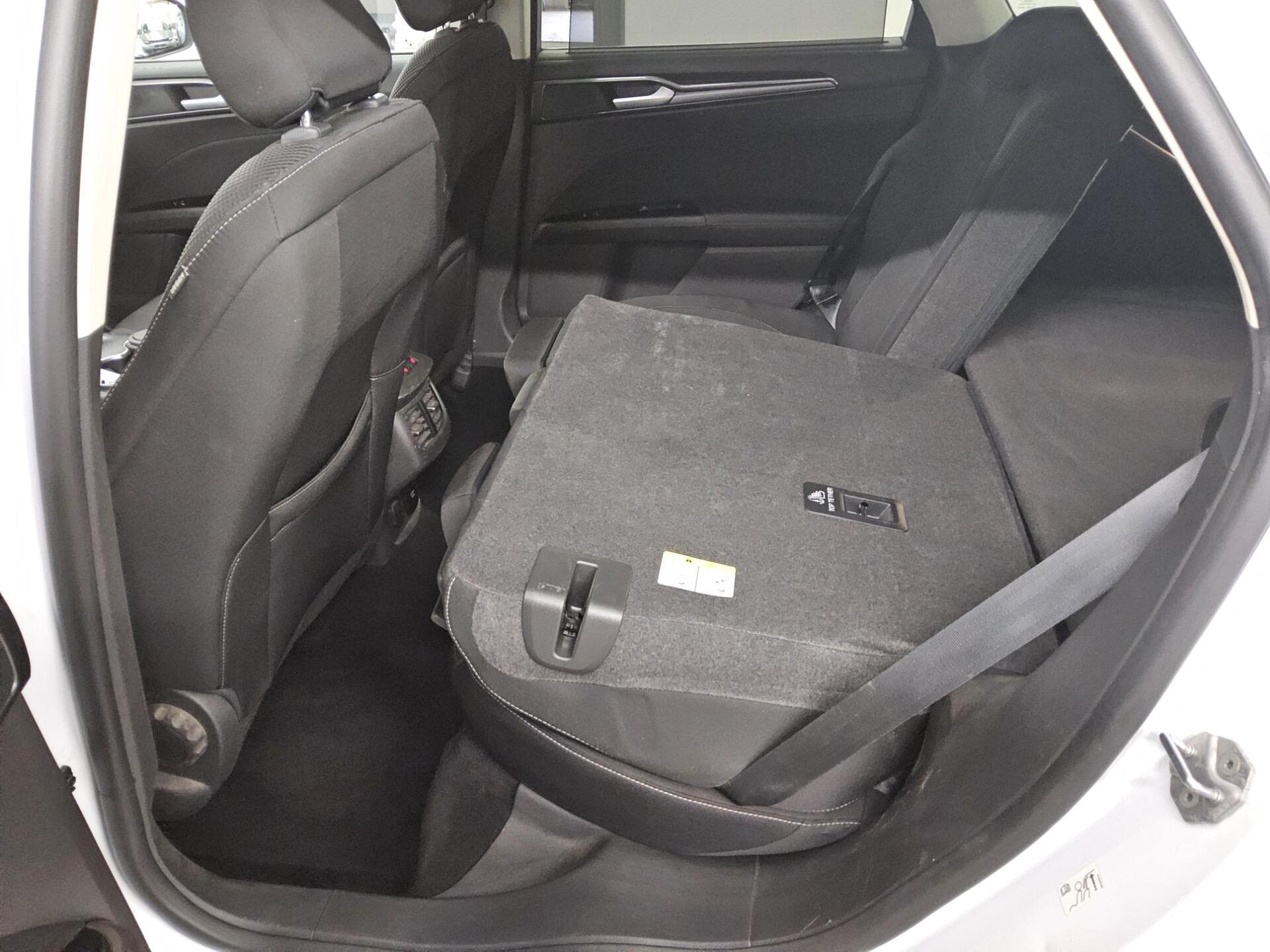 Ford Mondeo Turnier 2.0 EB Titanium Navi LED Pano RfK 13