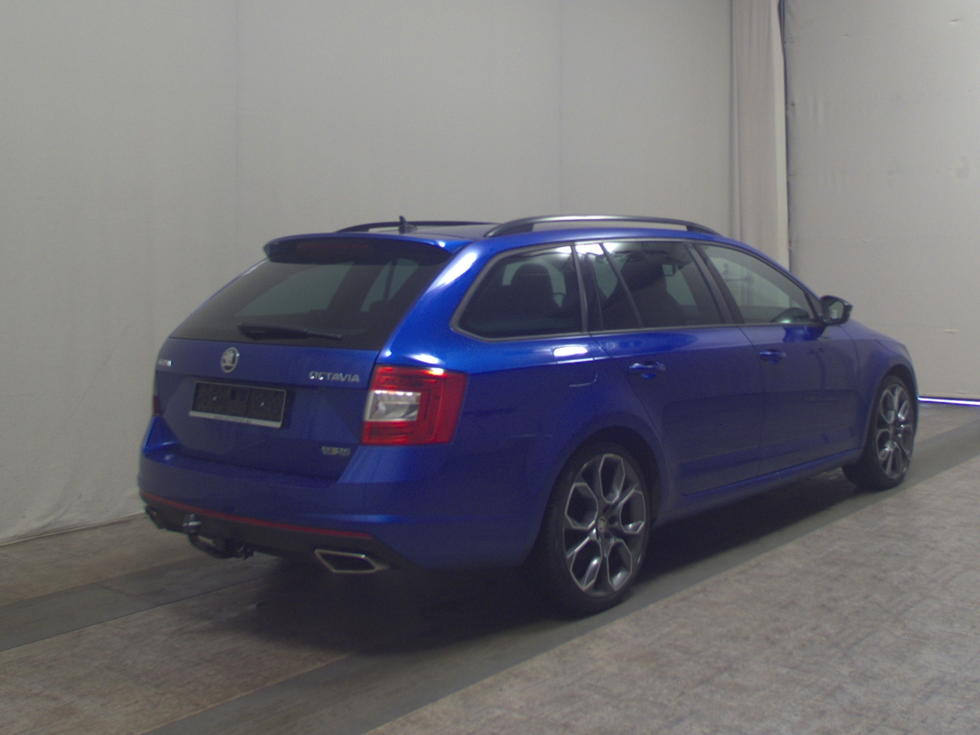 Skoda Octavia Kombi 2.0 TDI RS AHK Navi Xenon HU 05/27 4