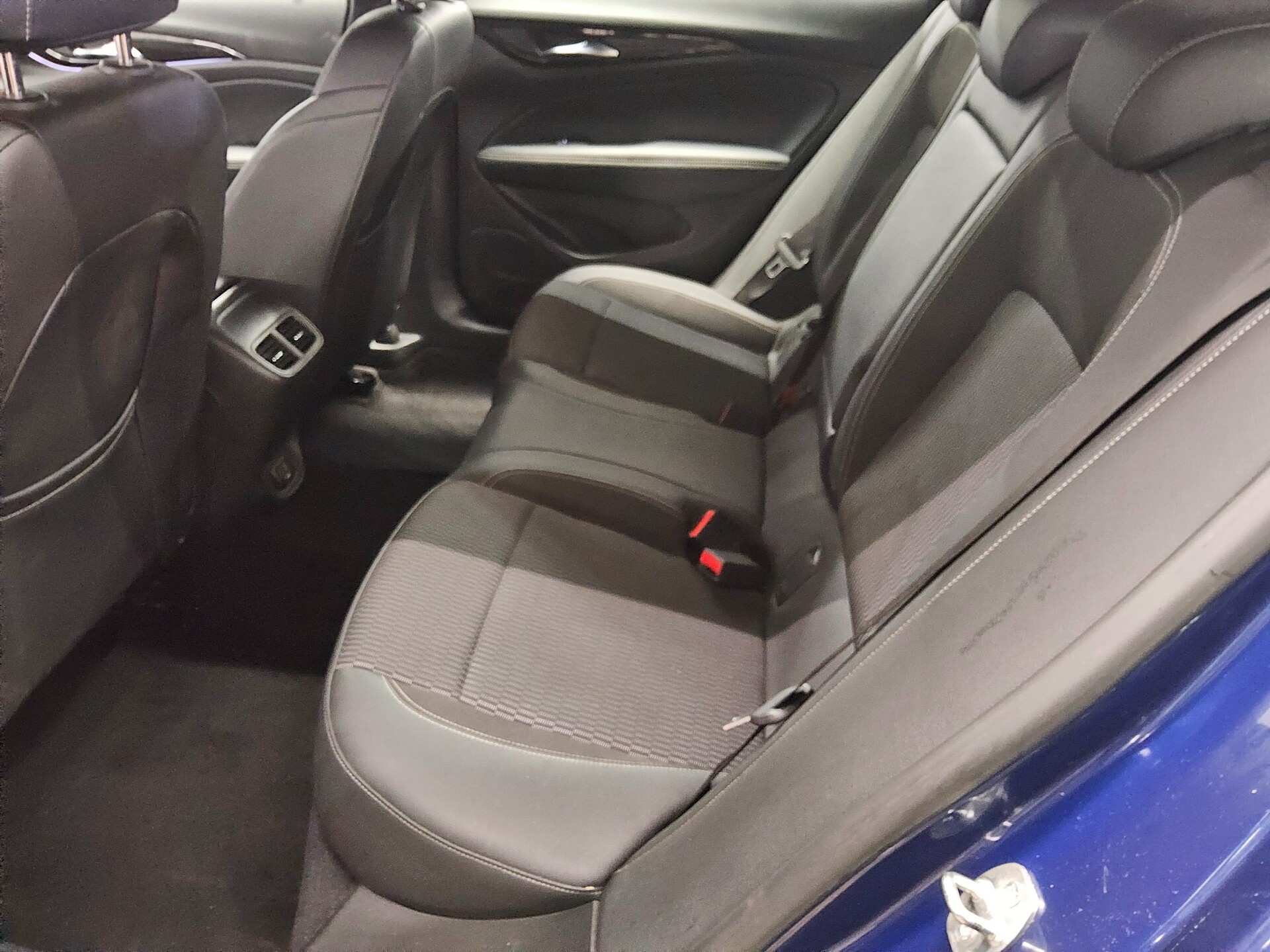 Opel Insignia ST 2.0 CDTI Elegance Navi LED HuD RfK 13