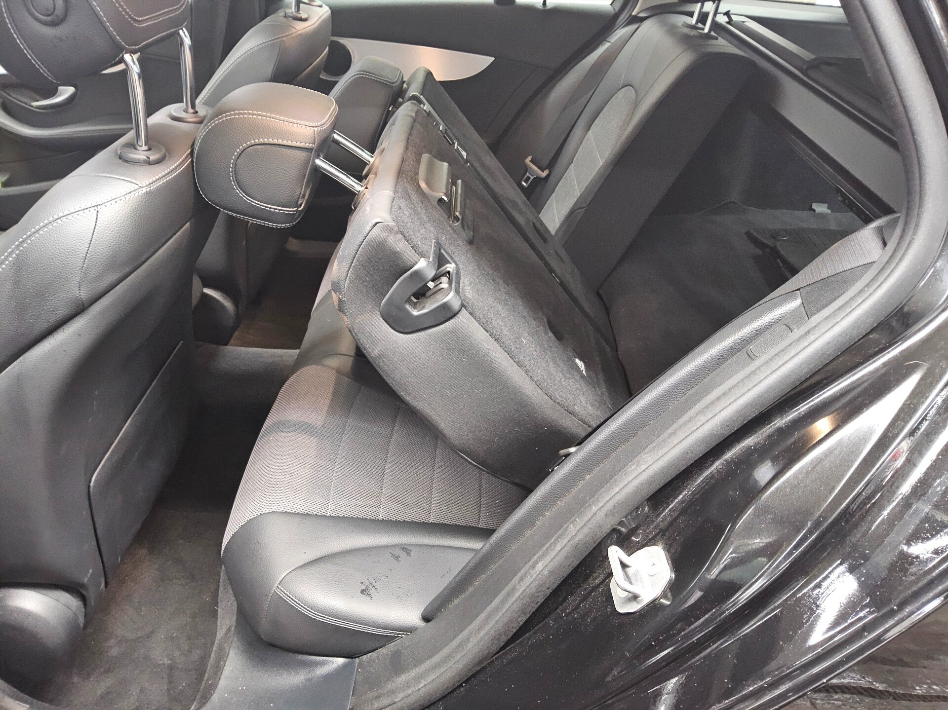 Mercedes-Benz C 200 T d Avantgarde Navi Multibeam Pano RFK 12