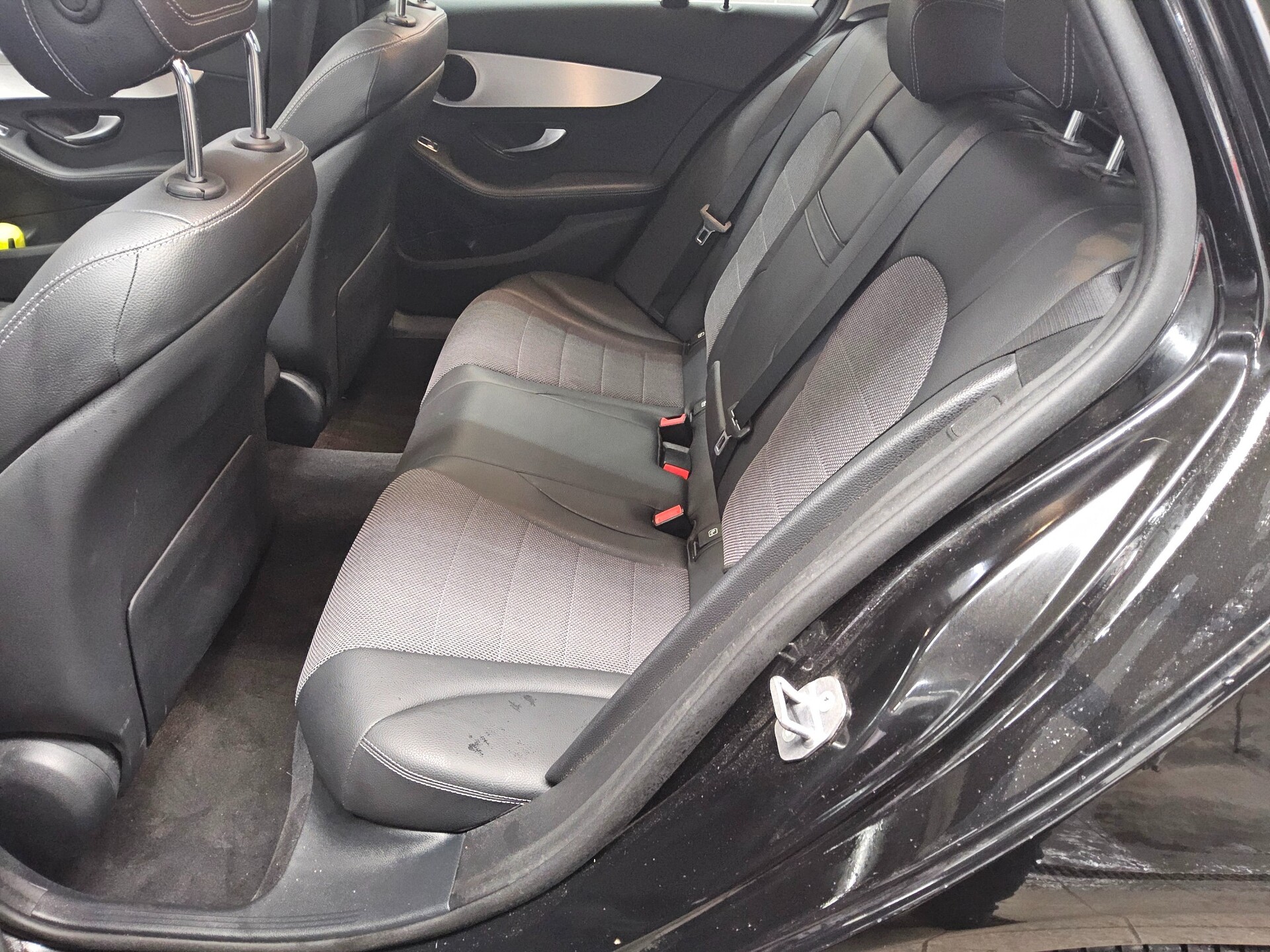 Mercedes-Benz C 200 T d Avantgarde Navi Multibeam Pano RFK 13