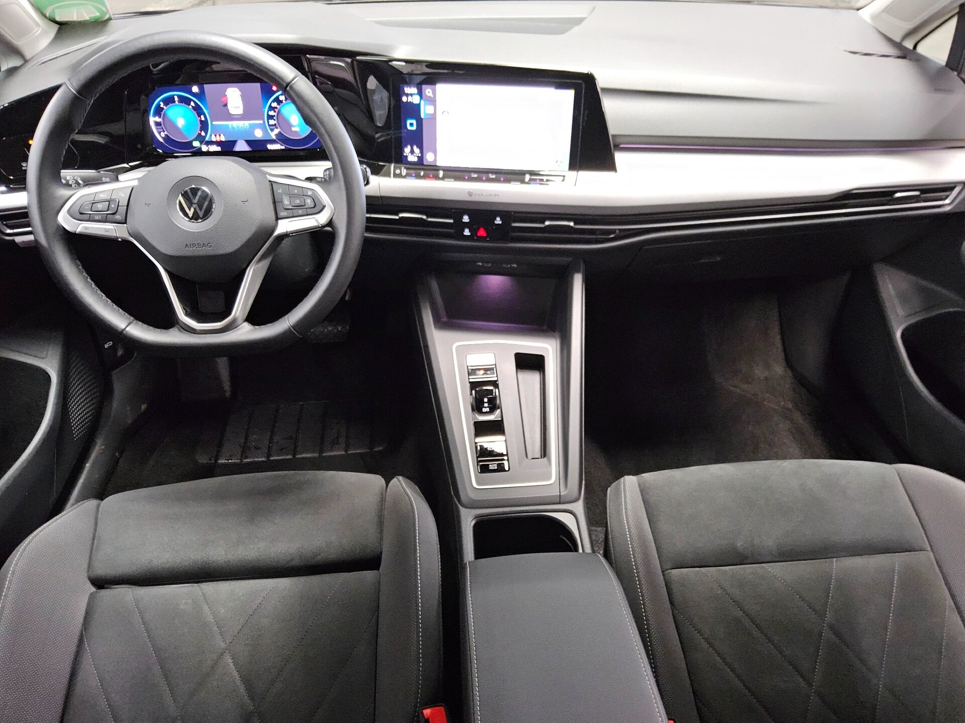 Volkswagen Golf-8 Var. 2.0 TDI Life Navi LED DC RfK ACC Shz 5