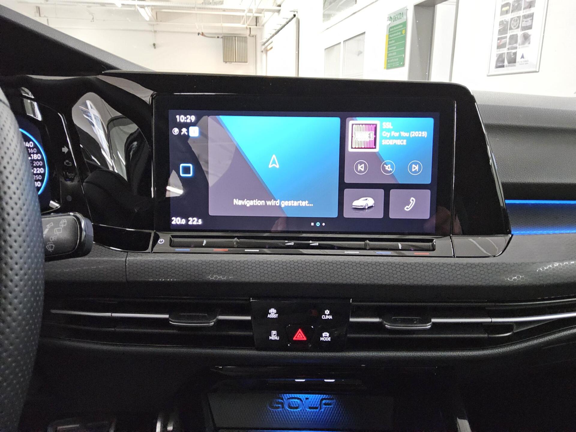 Volkswagen Golf-8 2.0 TSI GTI Navi LED AID PDC 7