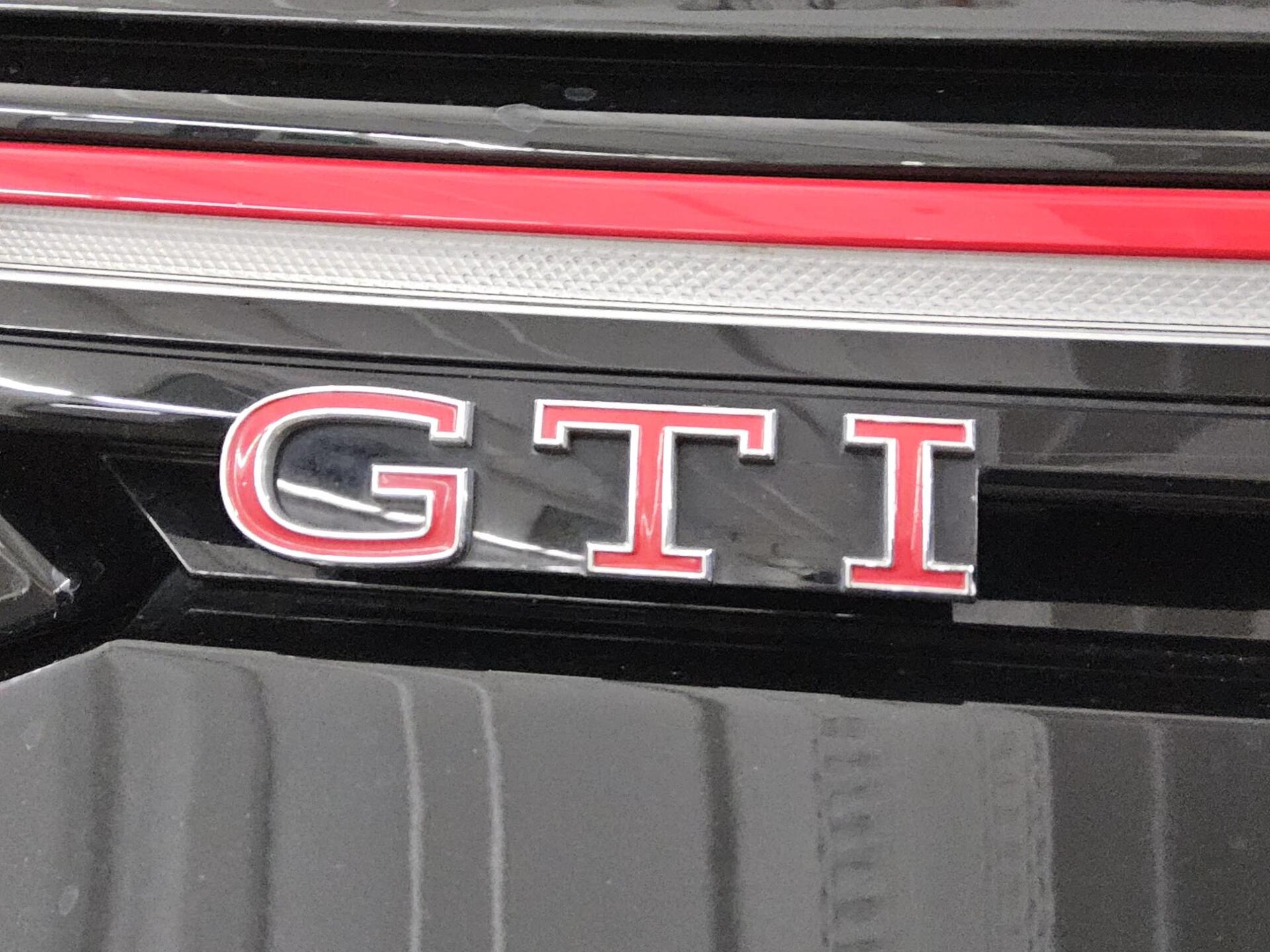 Volkswagen Golf-8 2.0 TSI GTI Navi LED AID PDC 11