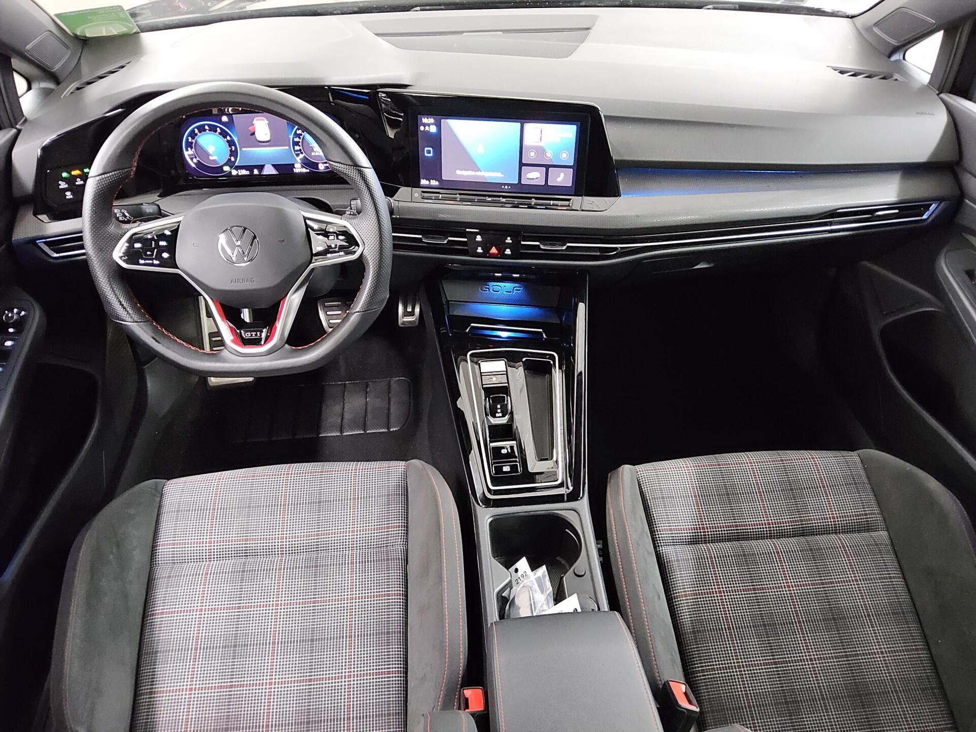 Volkswagen Golf-8 2.0 TSI GTI Navi LED AID PDC 5