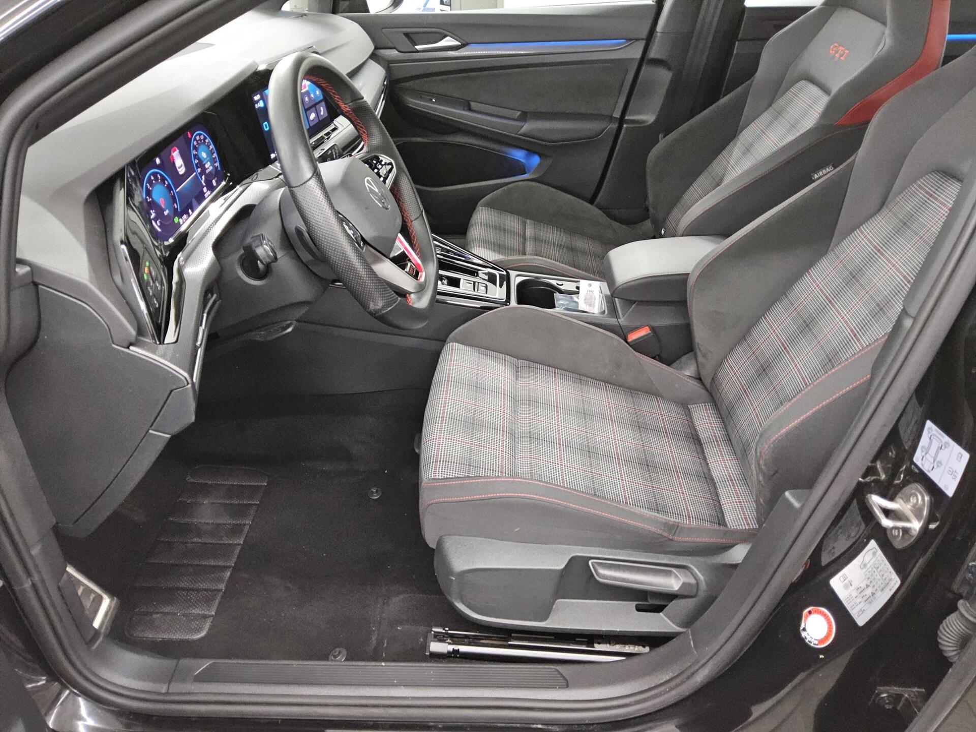 Volkswagen Golf-8 2.0 TSI GTI Navi LED AID PDC 9