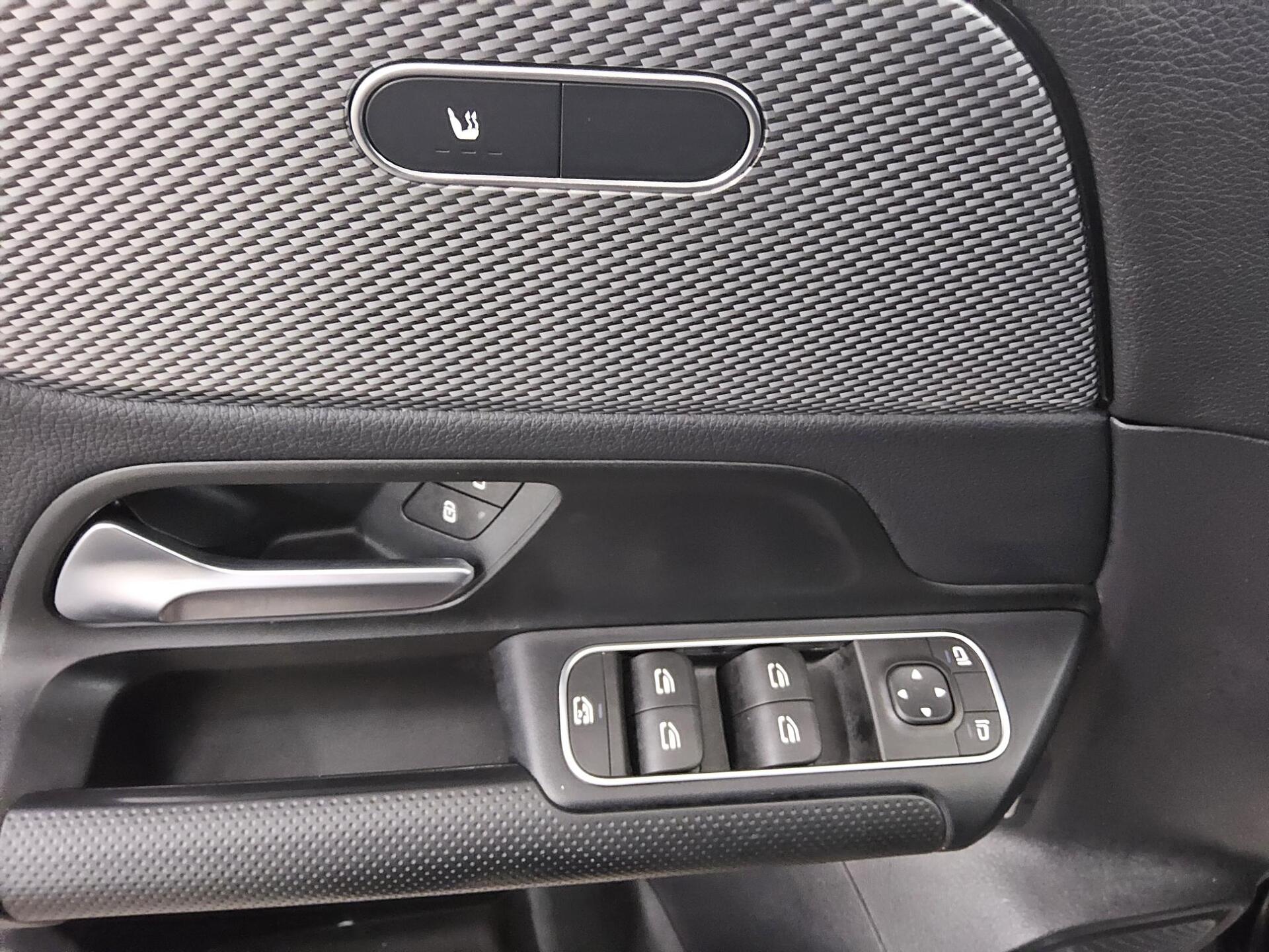 Mercedes-Benz GLA 250 e Navi RfK PDC Shz Tempomat 10