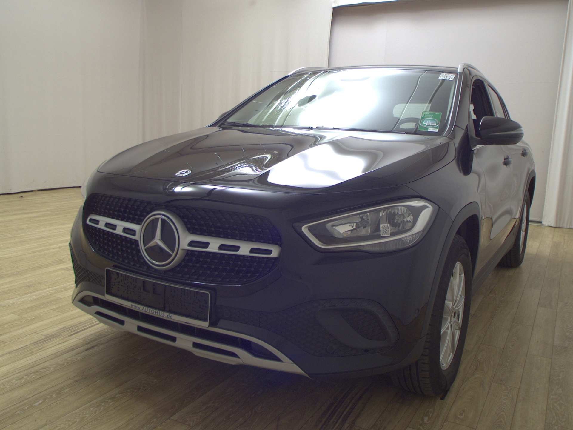 Mercedes-Benz GLA 250 e Navi RfK PDC Shz Tempomat 2