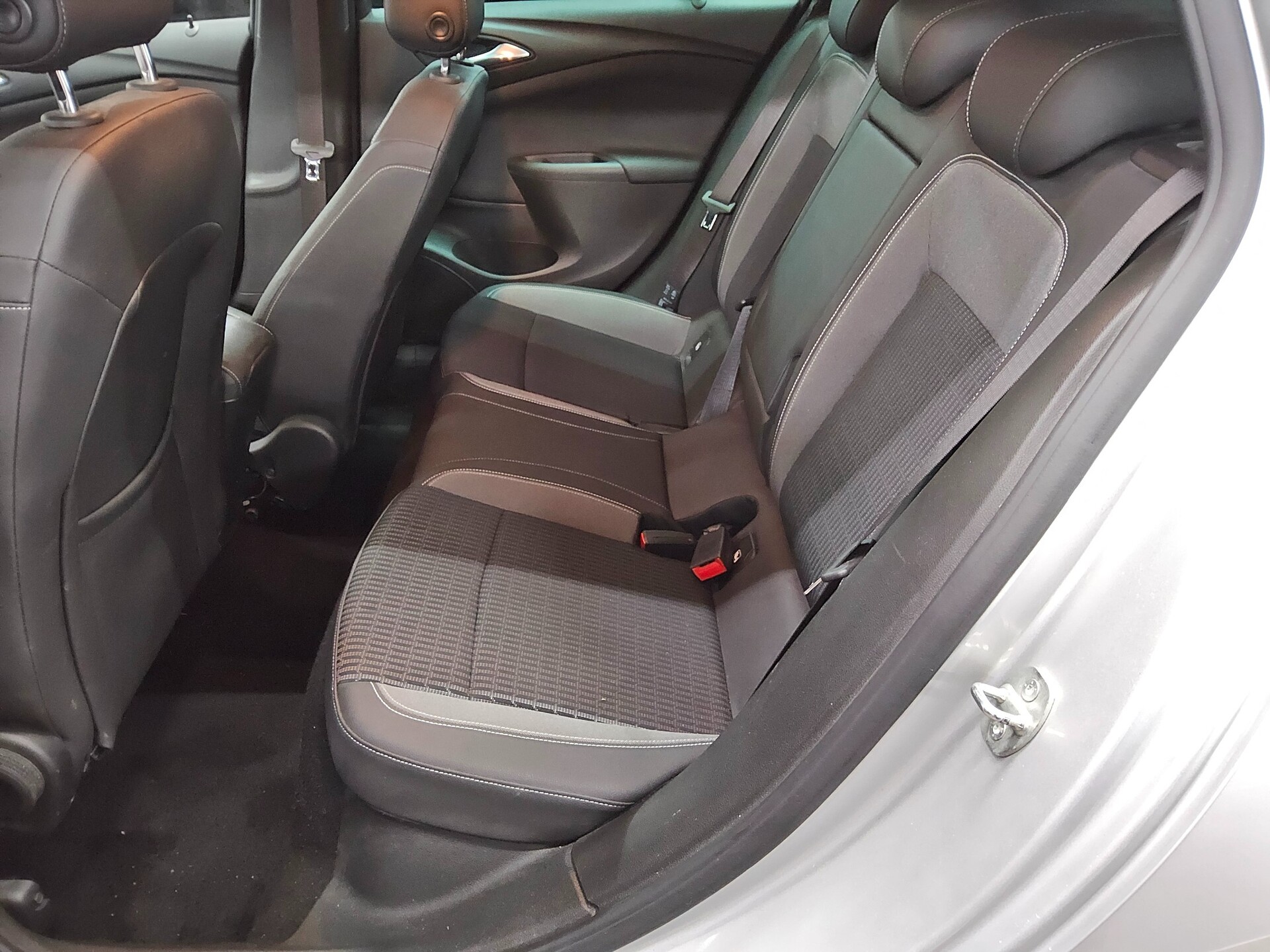 Opel Astra ST 1.5 D Elegance Navi LED T-Leder AHK RFK 13