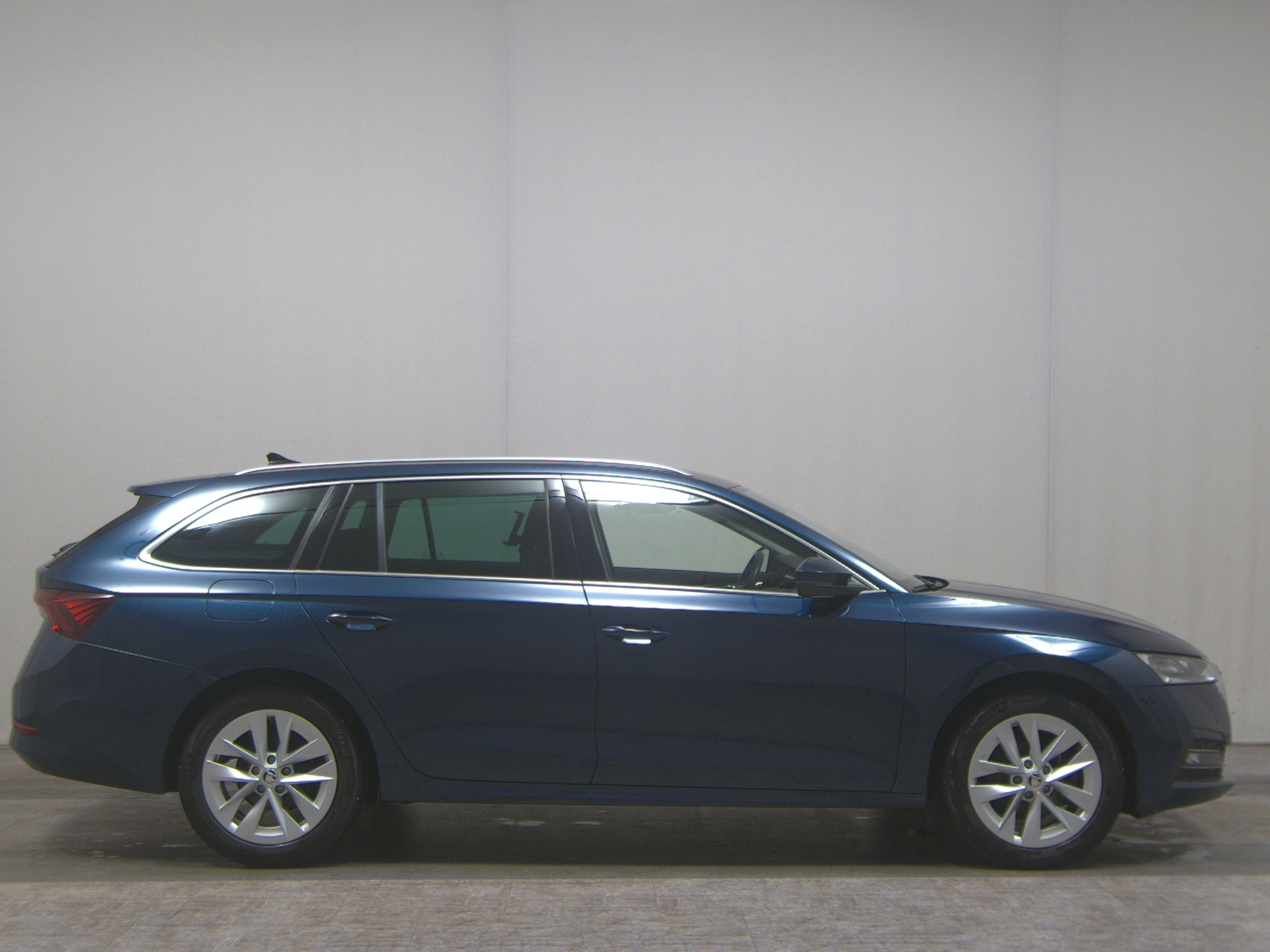 Skoda Octavia Kombi 1.5 TSI Style Navi LED vc HuD RfK