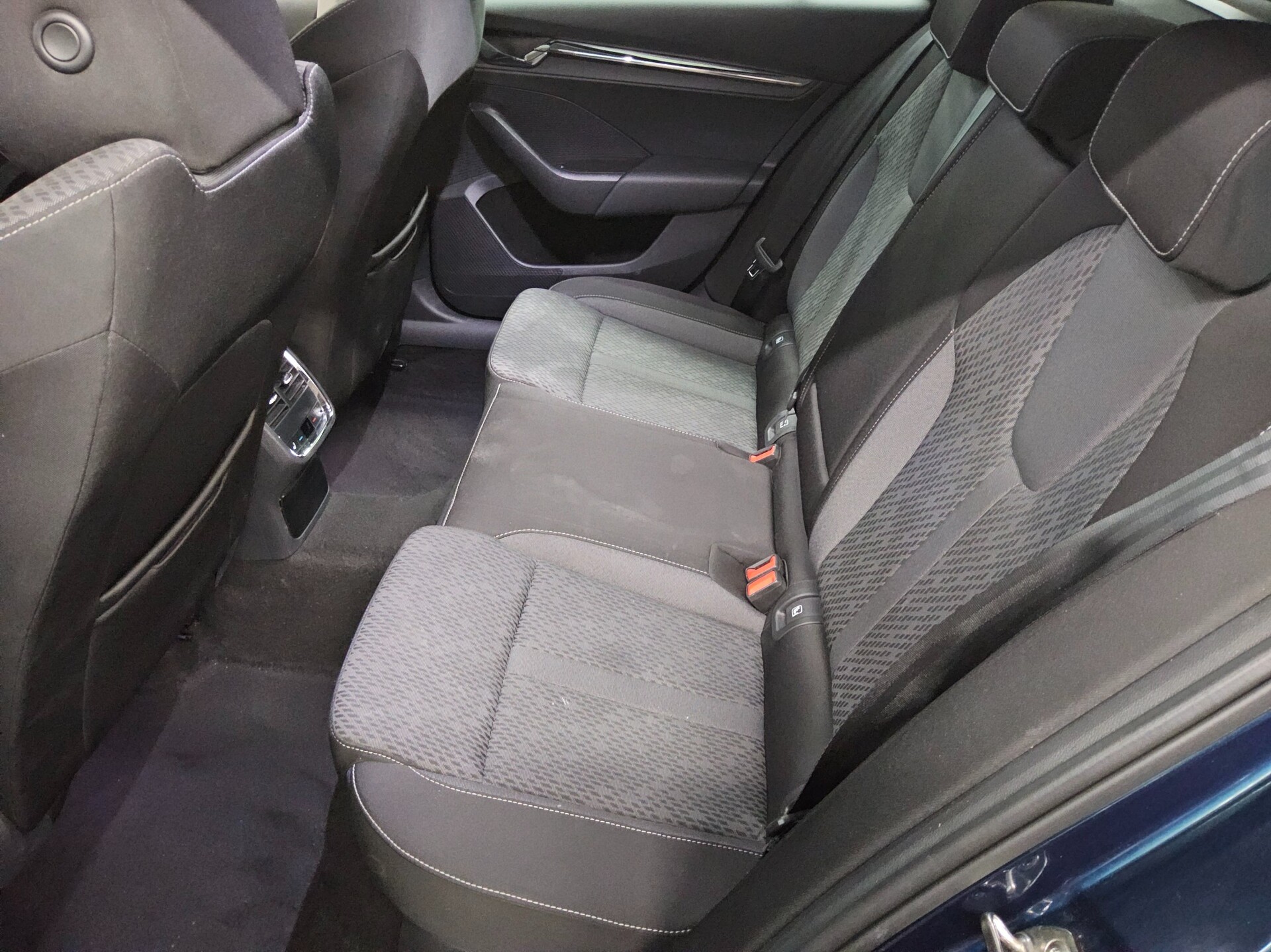 Skoda Octavia Kombi 1.5 TSI Style Navi LED vc HuD RfK 13