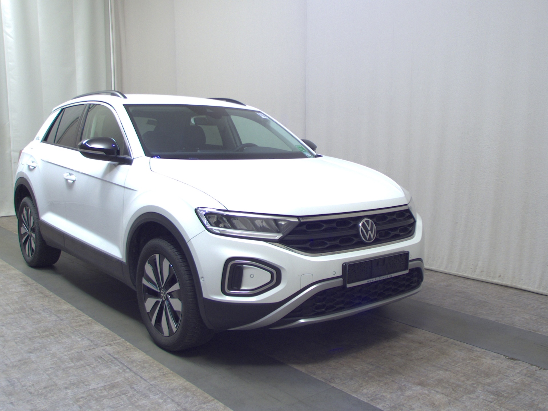 Volkswagen T-Roc 1.0 TSI Navi LED AID ACC Spur PDC SHZ 3