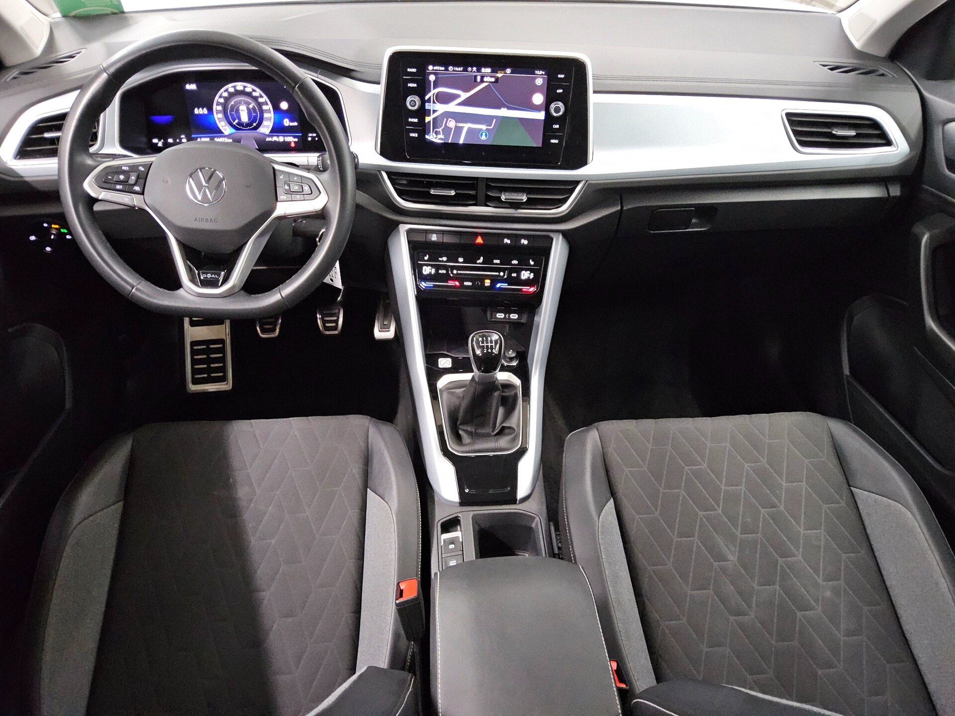 Volkswagen T-Roc 1.0 TSI Navi LED AID ACC Spur PDC SHZ 5