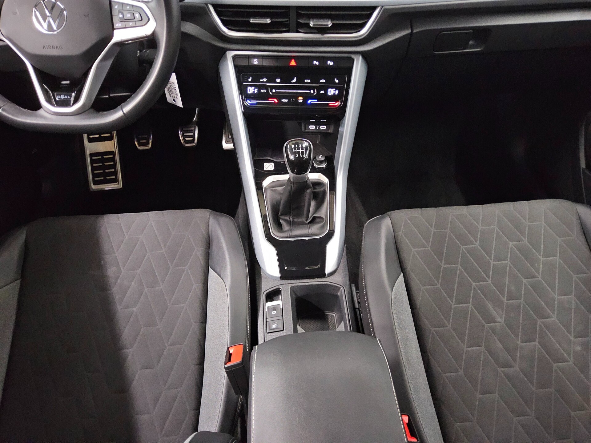 Volkswagen T-Roc 1.0 TSI Navi LED AID ACC Spur PDC SHZ 6