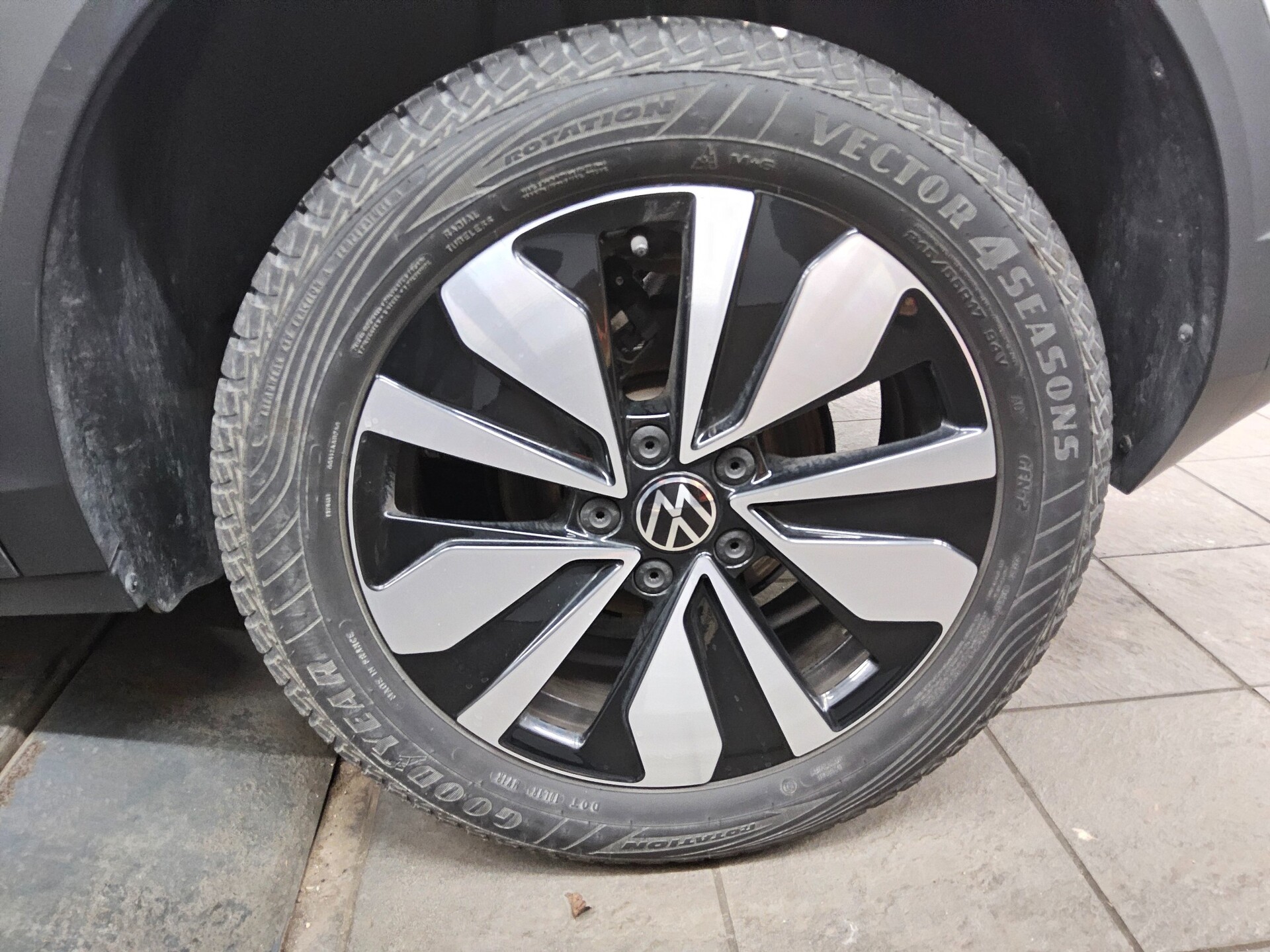 Volkswagen T-Roc 1.0 TSI Navi LED AID ACC Spur PDC SHZ 11