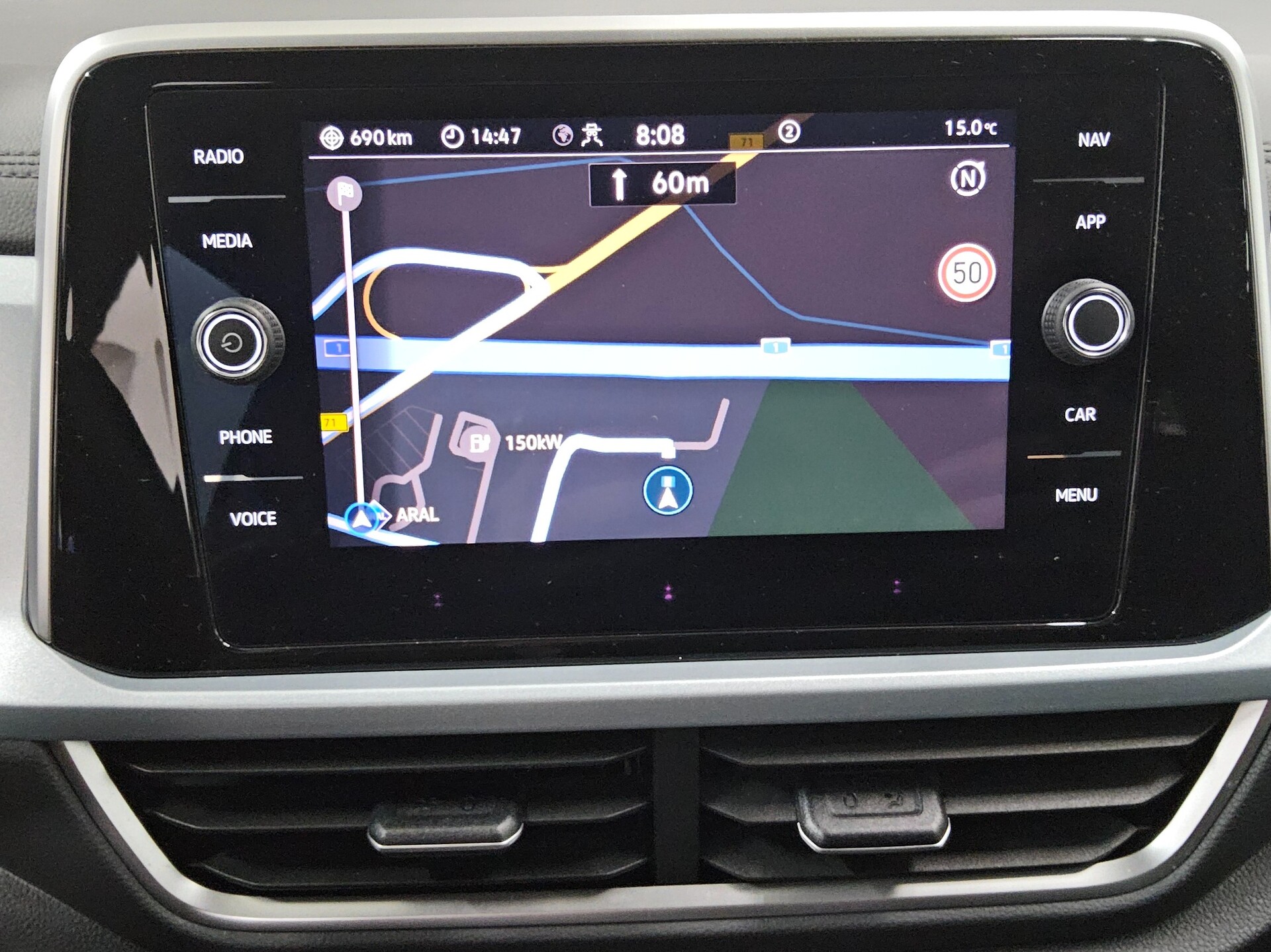 Volkswagen T-Roc 1.0 TSI Navi LED AID ACC Spur PDC SHZ 7