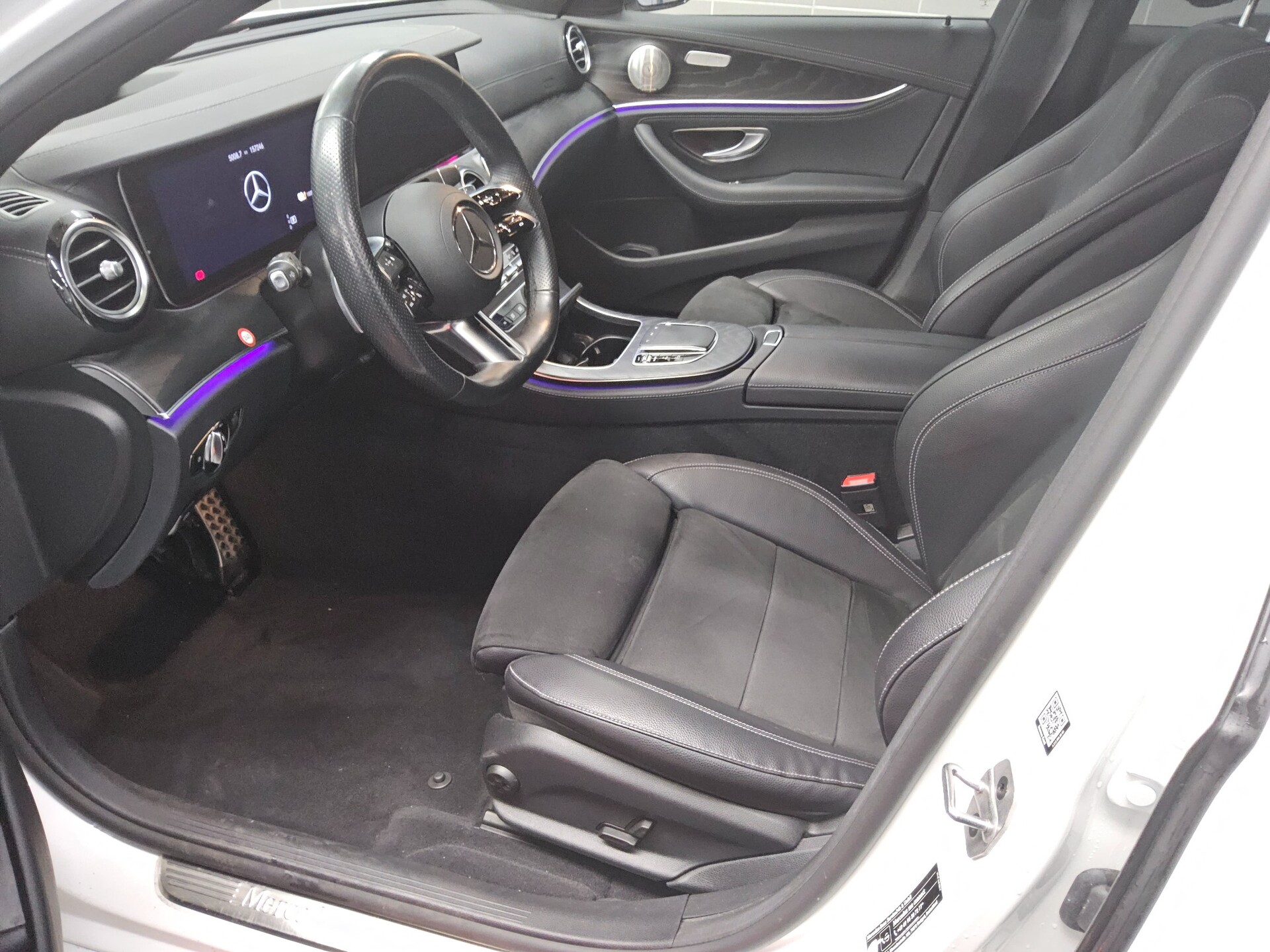 Mercedes-Benz E 300 T de AMG-Line Night Navi LED Burmester HuD 9