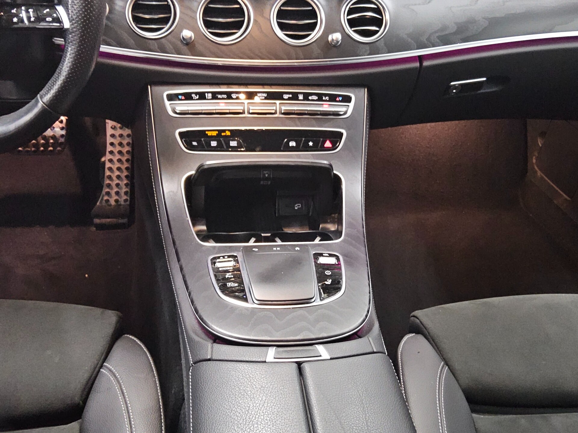 Mercedes-Benz E 300 T de AMG-Line Night Navi LED Burmester HuD 6