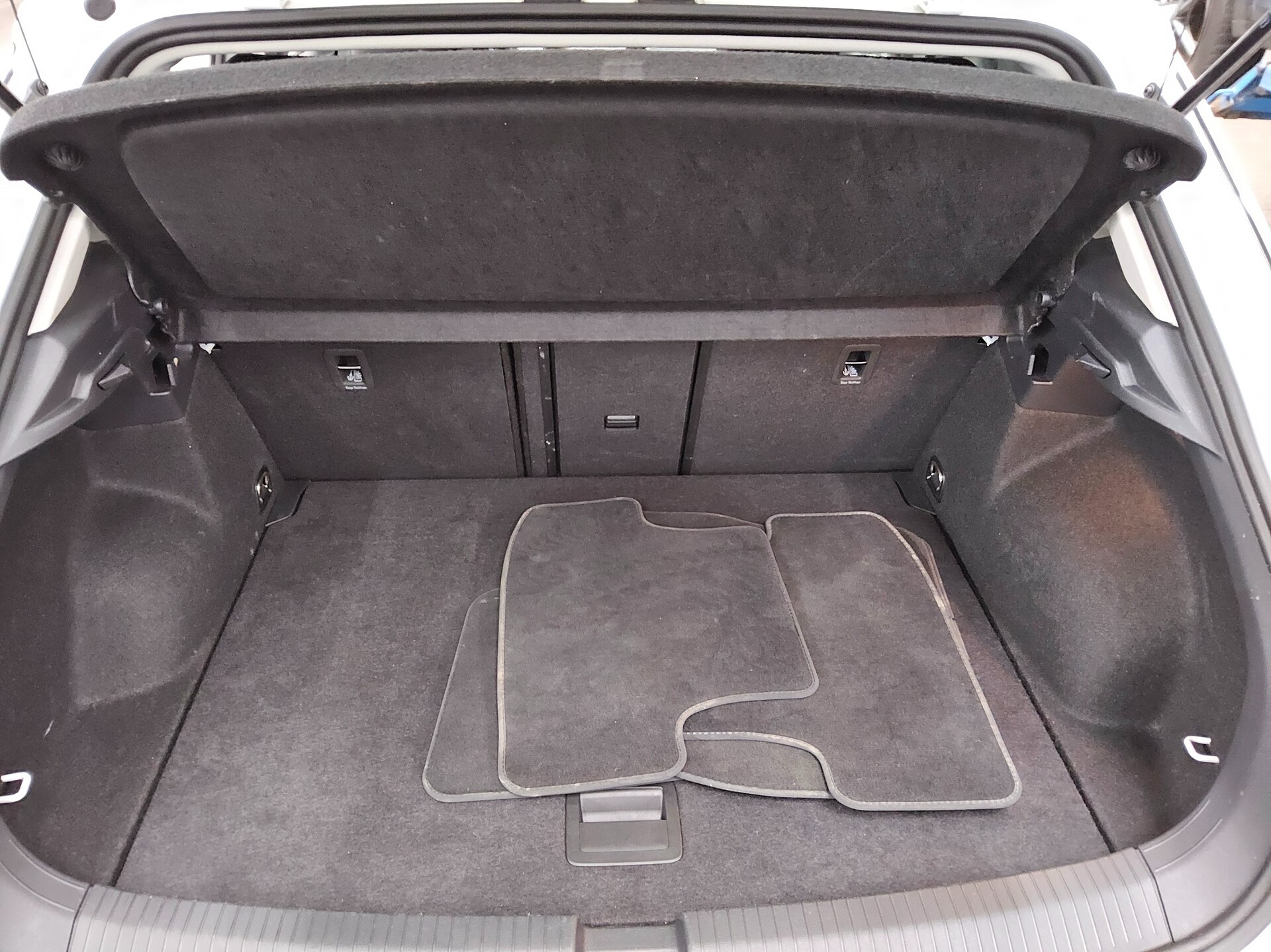 Volkswagen T-Roc 1.0 TSI Goal Navi LED AID PDC SHZ 12