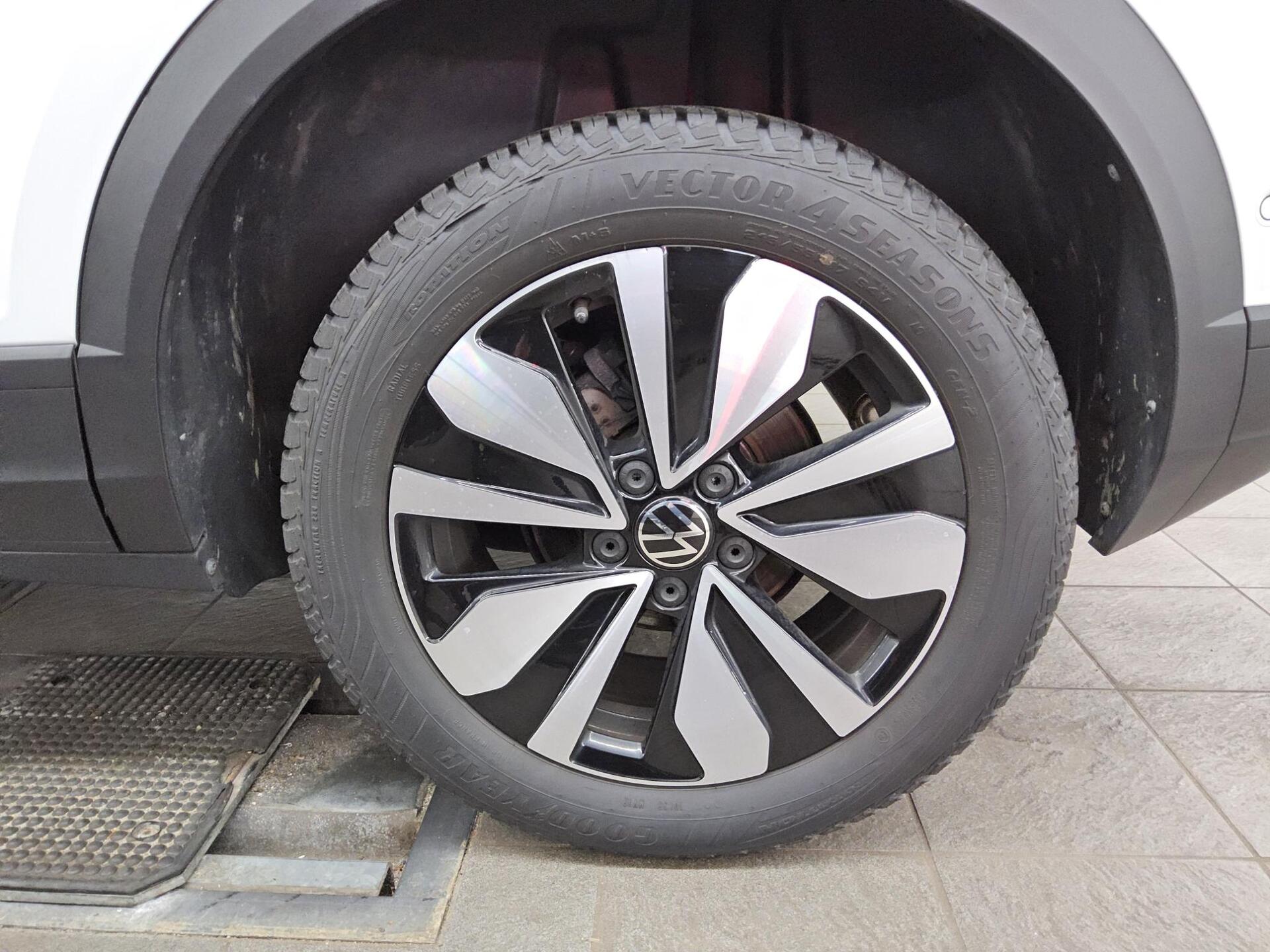 Volkswagen T-Roc 1.0 TSI Goal Navi LED AID ACC DAB+ 11