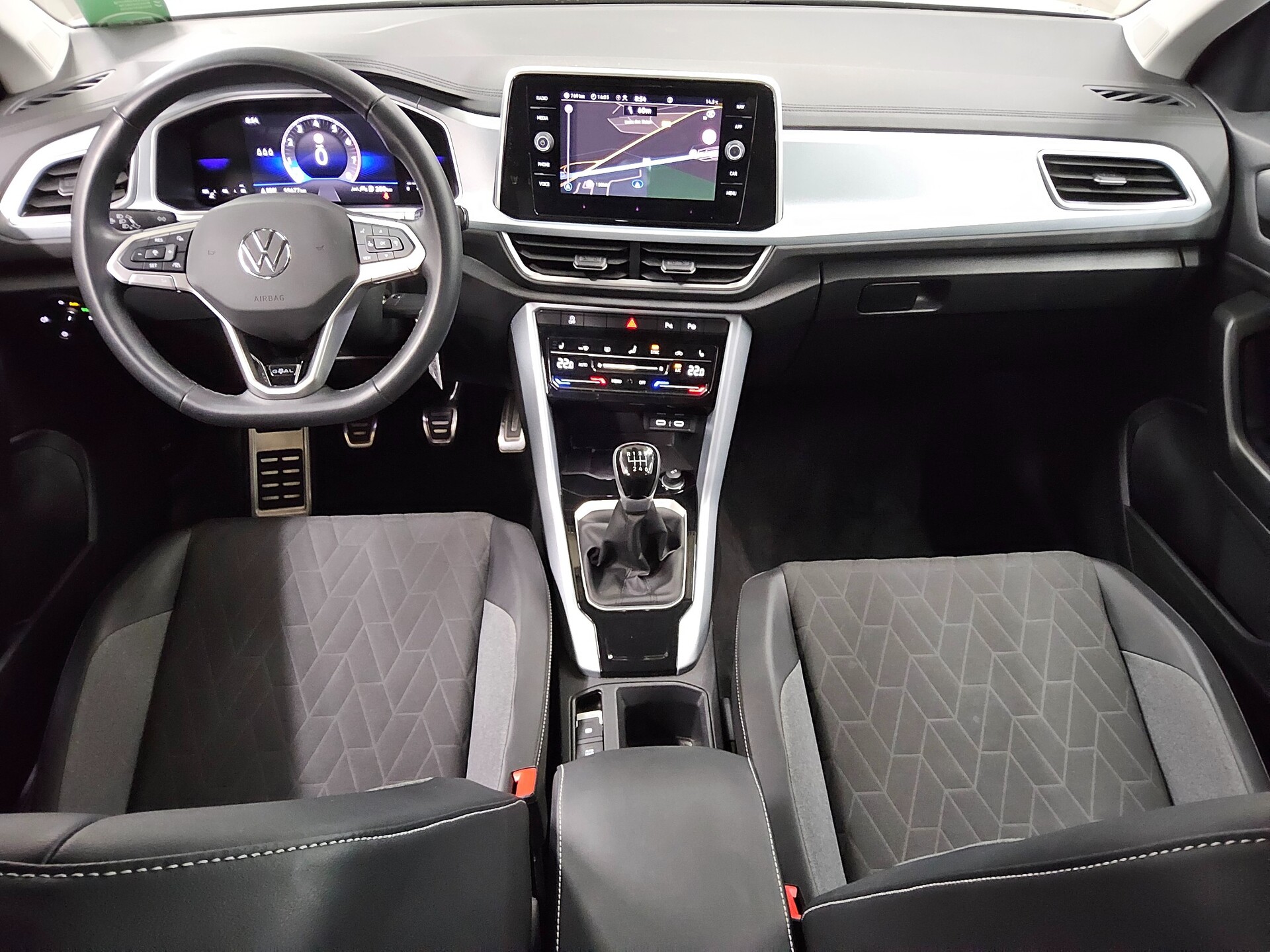 Volkswagen T-Roc 1.0 TSI Goal Navi LED AID ACC PDC SHZ 5