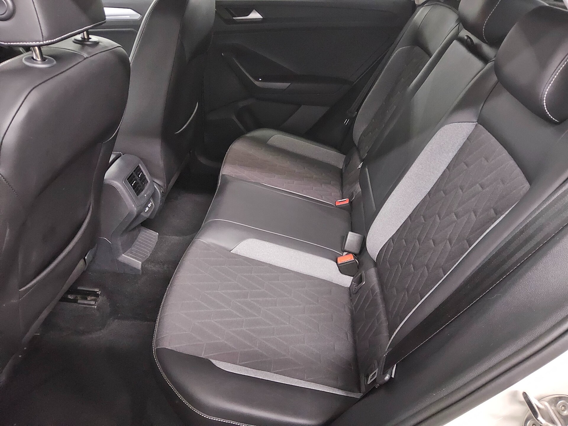 Volkswagen T-Roc 1.0 TSI Goal Navi LED AID ACC PDC SHZ 13