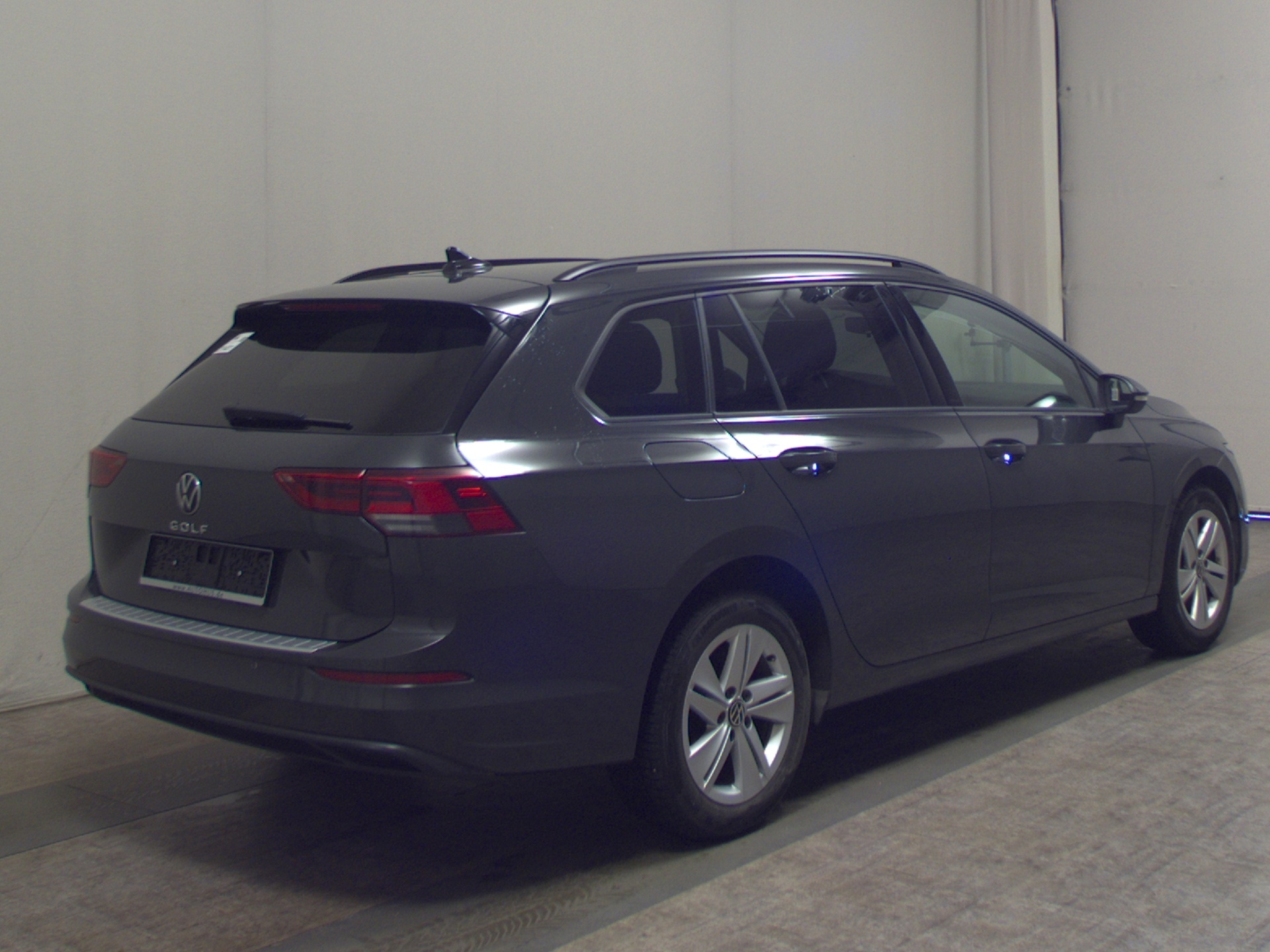 Volkswagen Golf-8 Var. 2.0 TDI Life Navi LED AID PDC 4