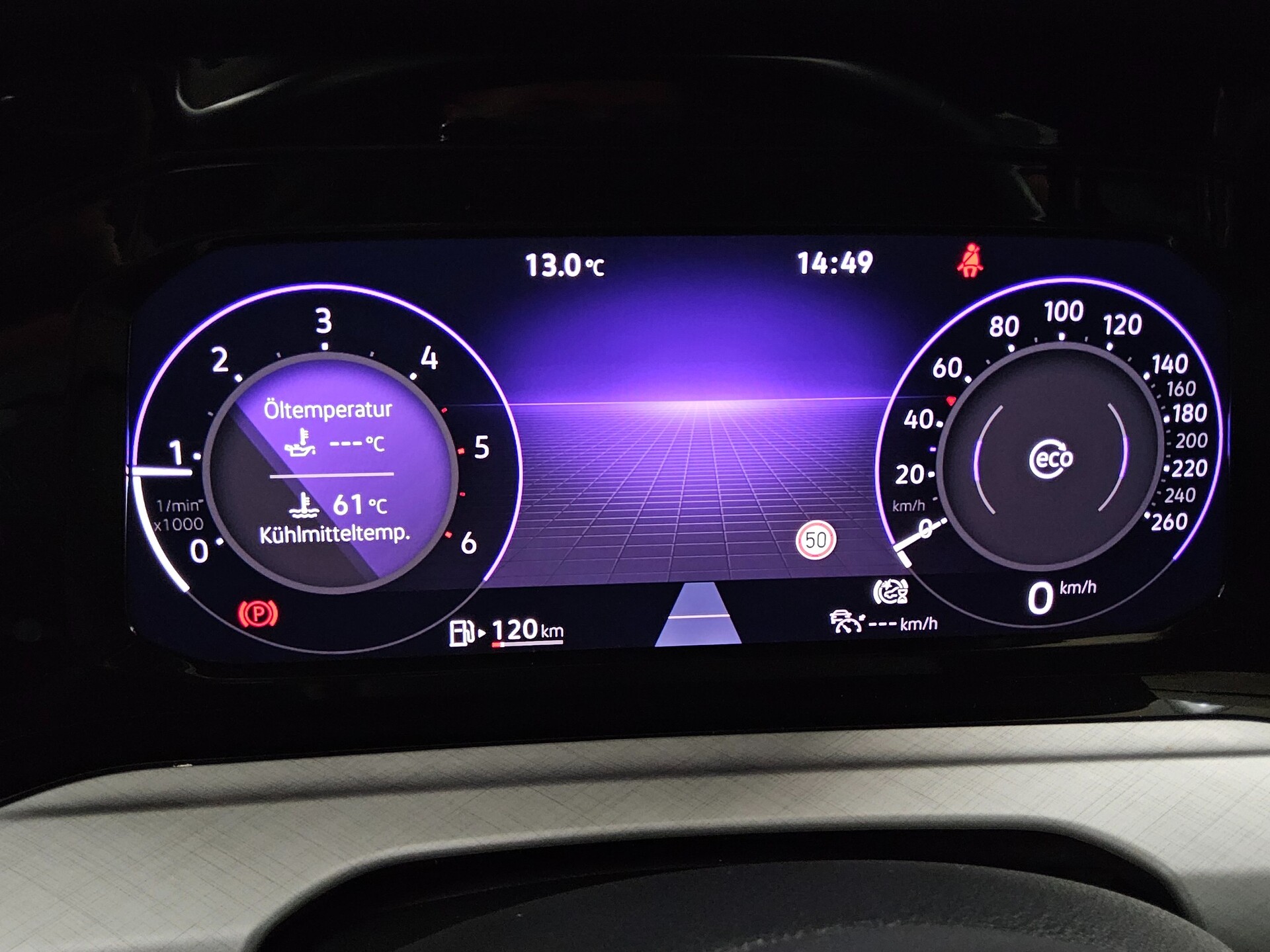 Volkswagen Golf-8 Var. 2.0 TDI Life Navi LED AID PDC 8