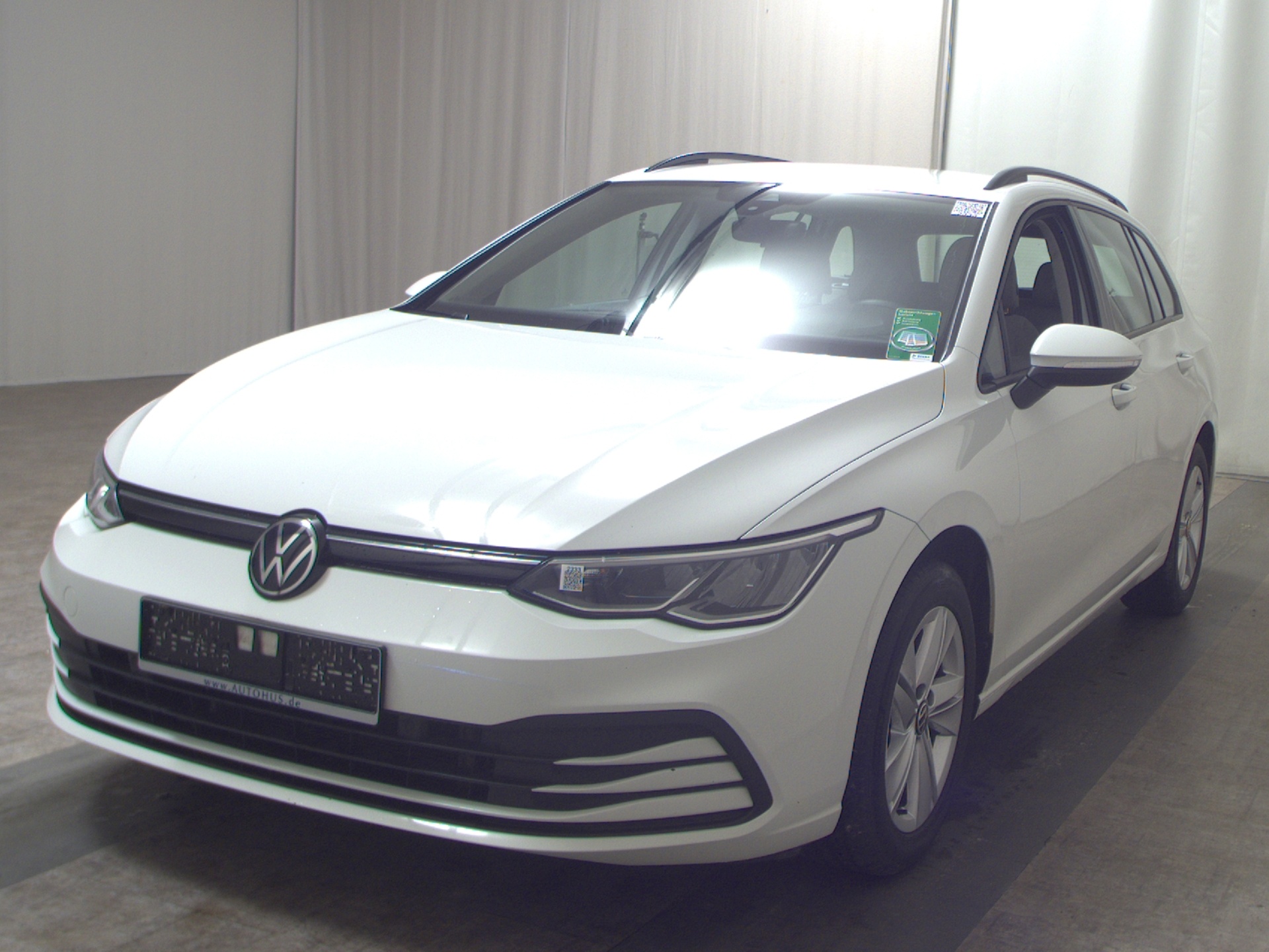 Volkswagen Golf-8 Var. 2.0 TDI Life Navi LED AID AHK ACC 2