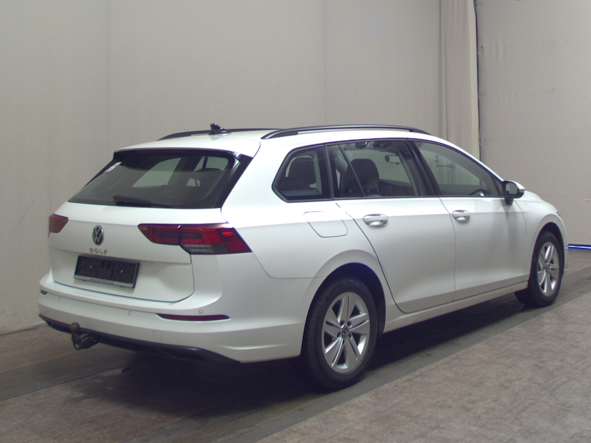 Volkswagen Golf-8 Var. 2.0 TDI Life Navi LED AID AHK ACC 4