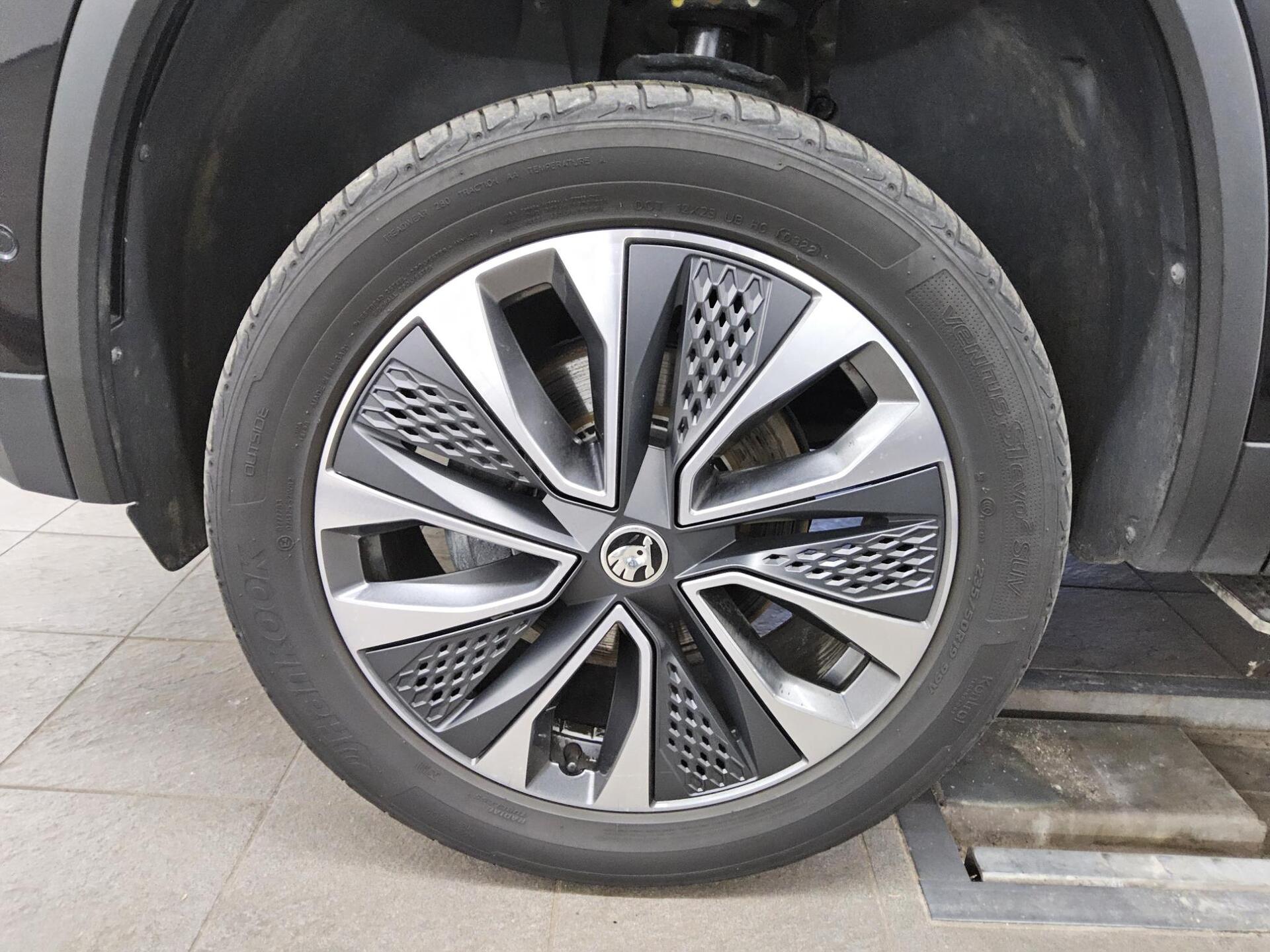 Skoda Kodiaq 1.5 TSI Tour Navi LED RfK ACC PDC 10