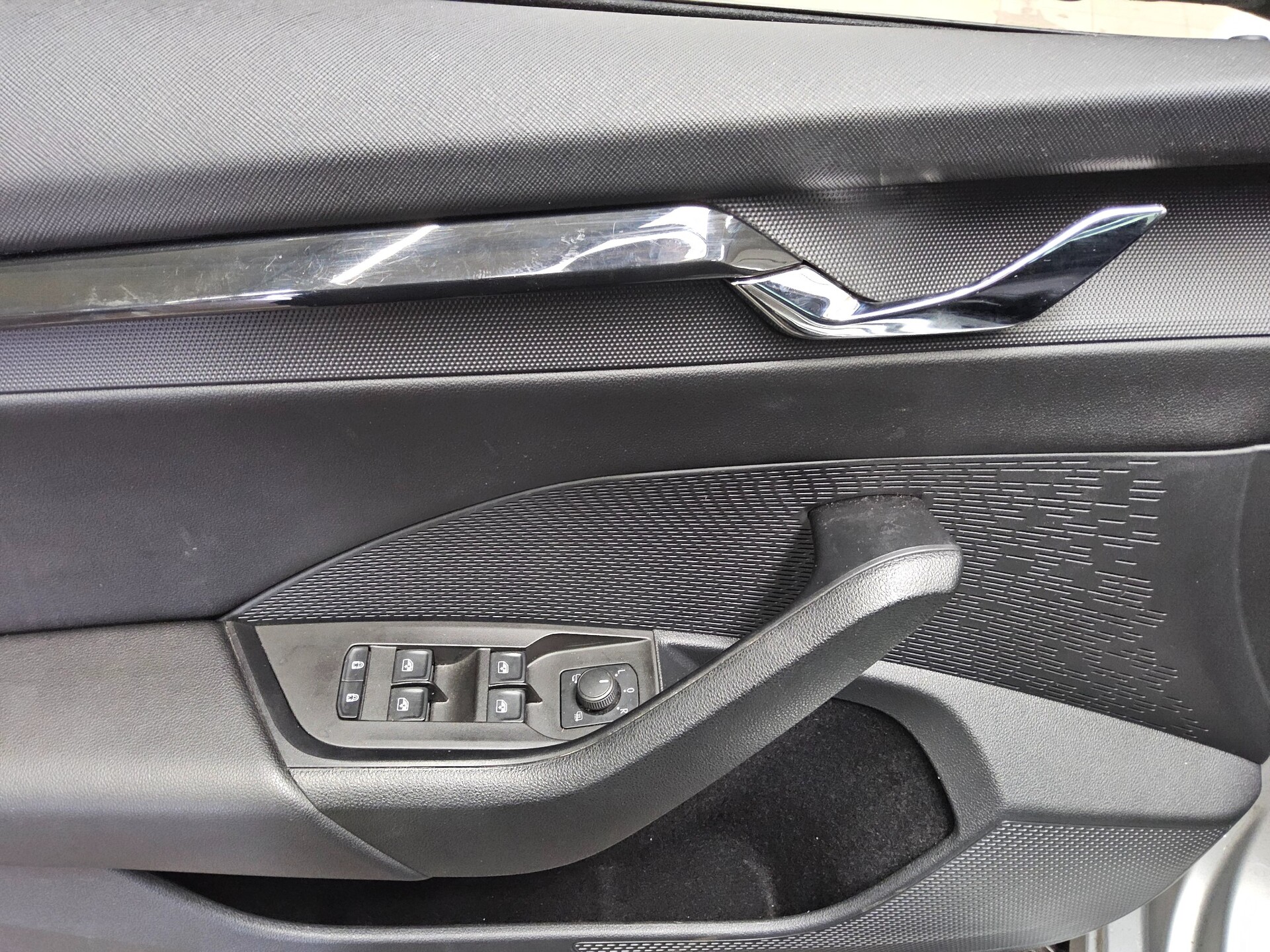 Skoda Octavia Kombi 2.0 TDI Ambition Navi LED Virtual 10