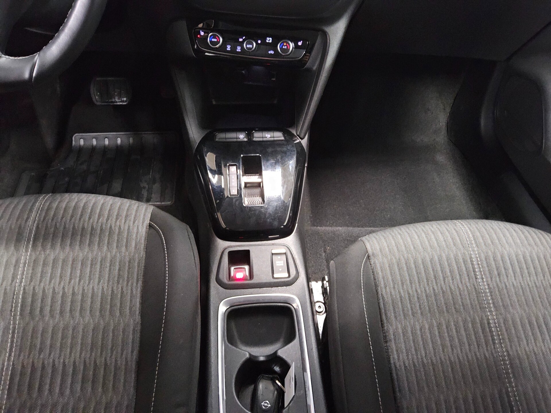 Opel Corsa-e Edition Navi PDC Shz DAB 6