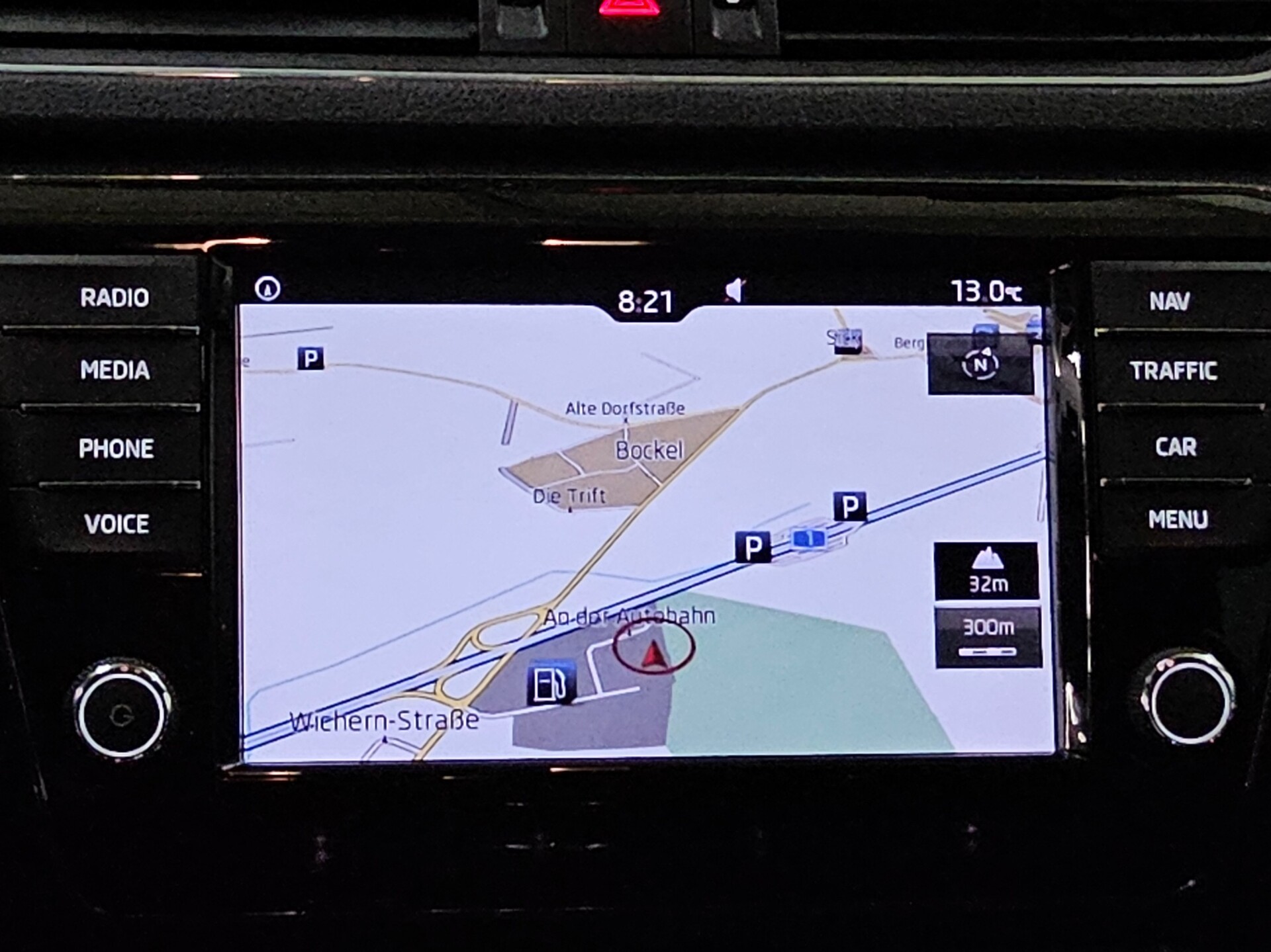 Skoda Superb Kombi 2.0 TDI Style Navi Xenon AHK RfK 7