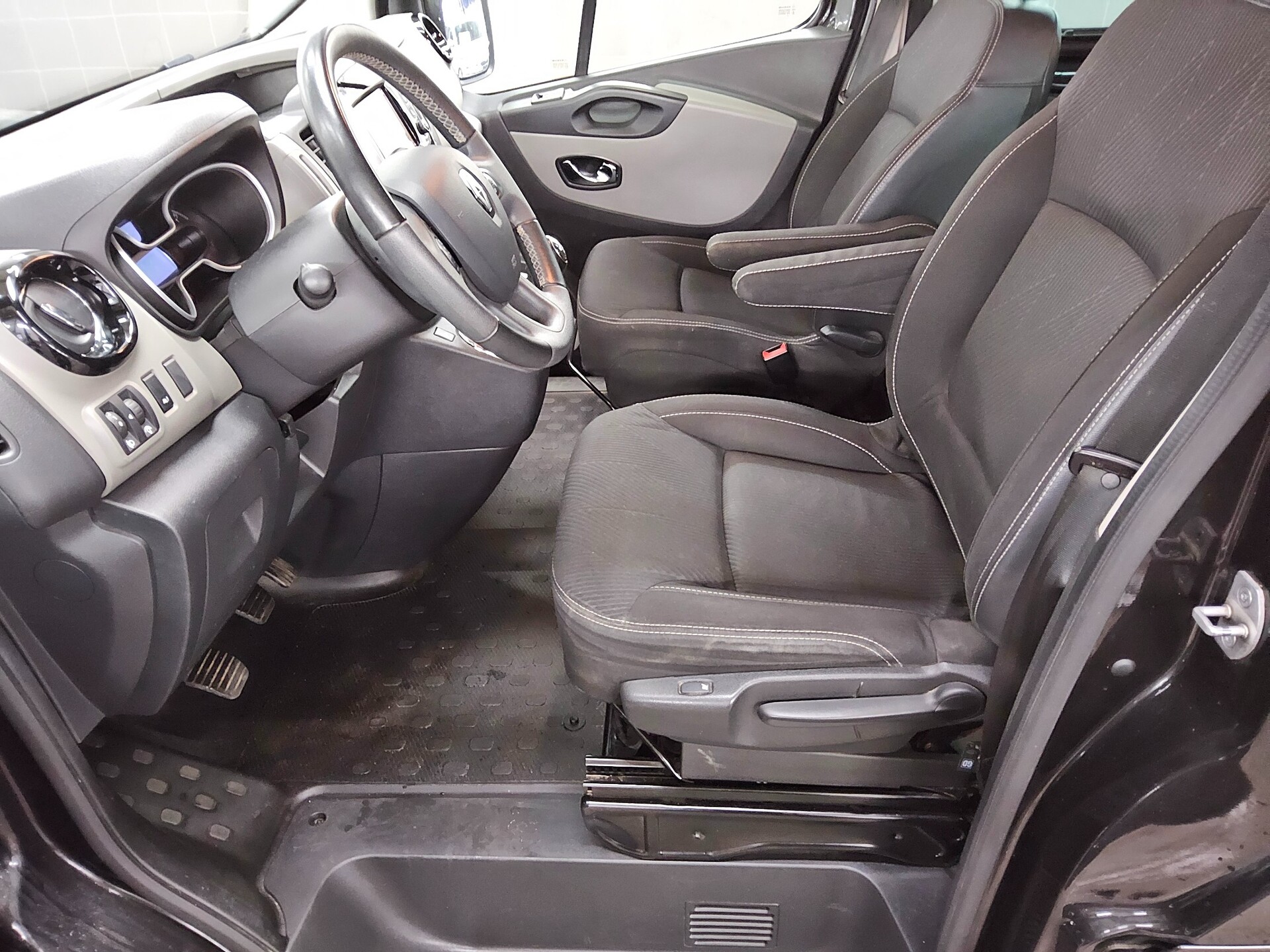 Renault Trafic 1.6 dCi Expression Navi PDC Bluetooth 8