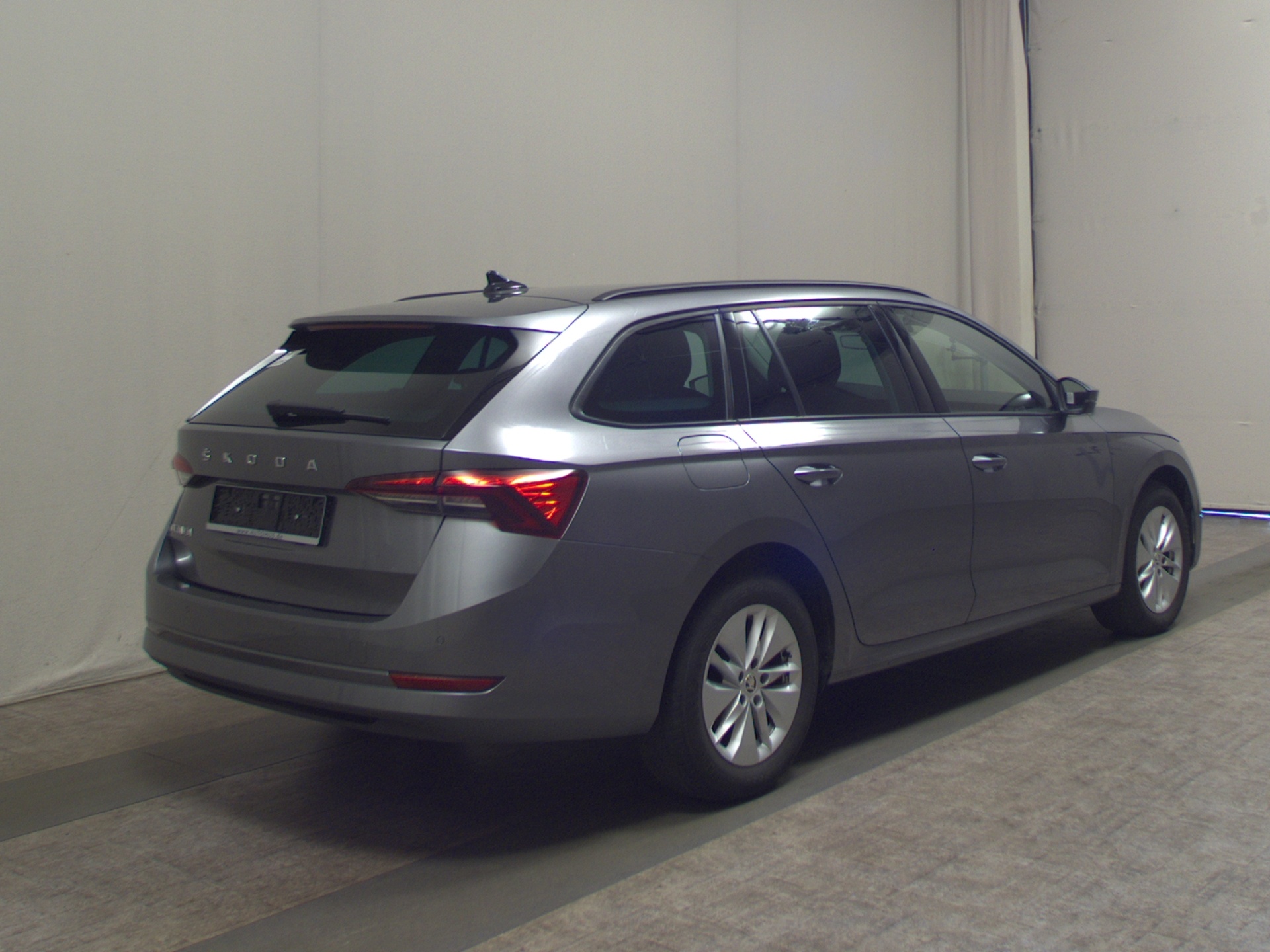 Skoda Octavia Kombi 2.0 TDI Ambition Navi vc LED ACC 4