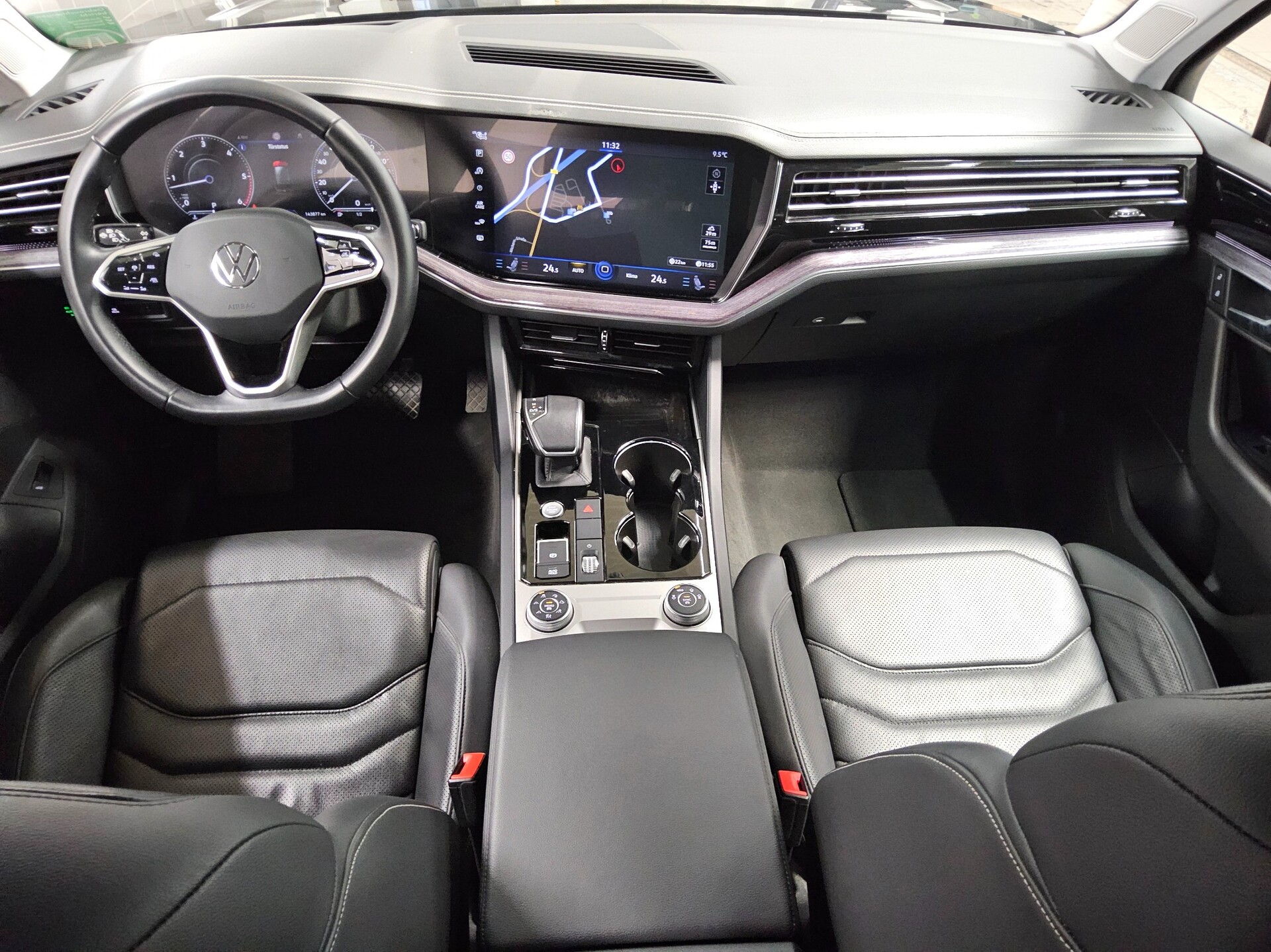 Volkswagen Touareg 3.0 TDI 4M Luft Leder Navi DC LED RFK 5