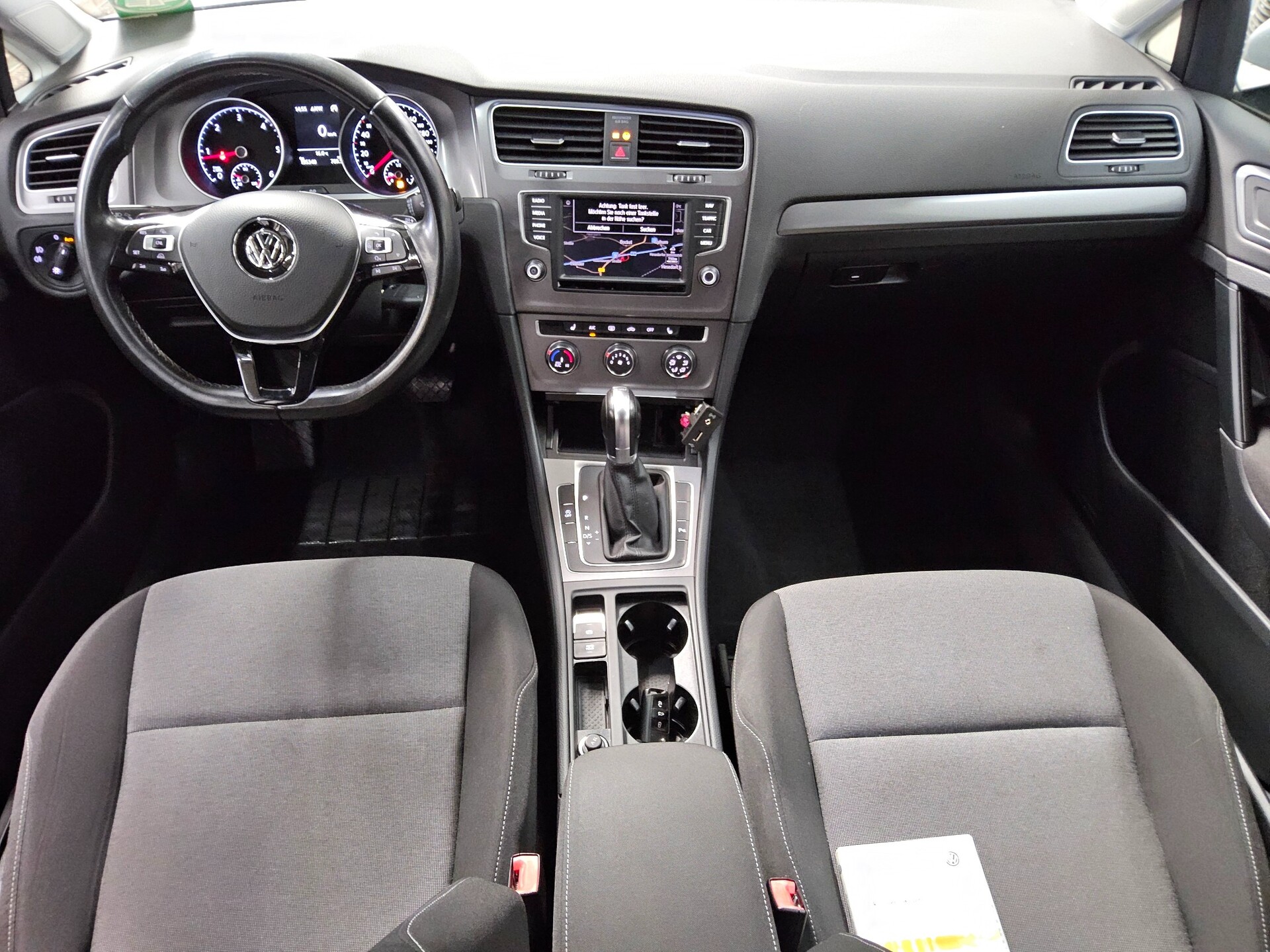 Volkswagen Golf-7 Var. 1.6 TDI Trendline Navi PDC SHZ 5